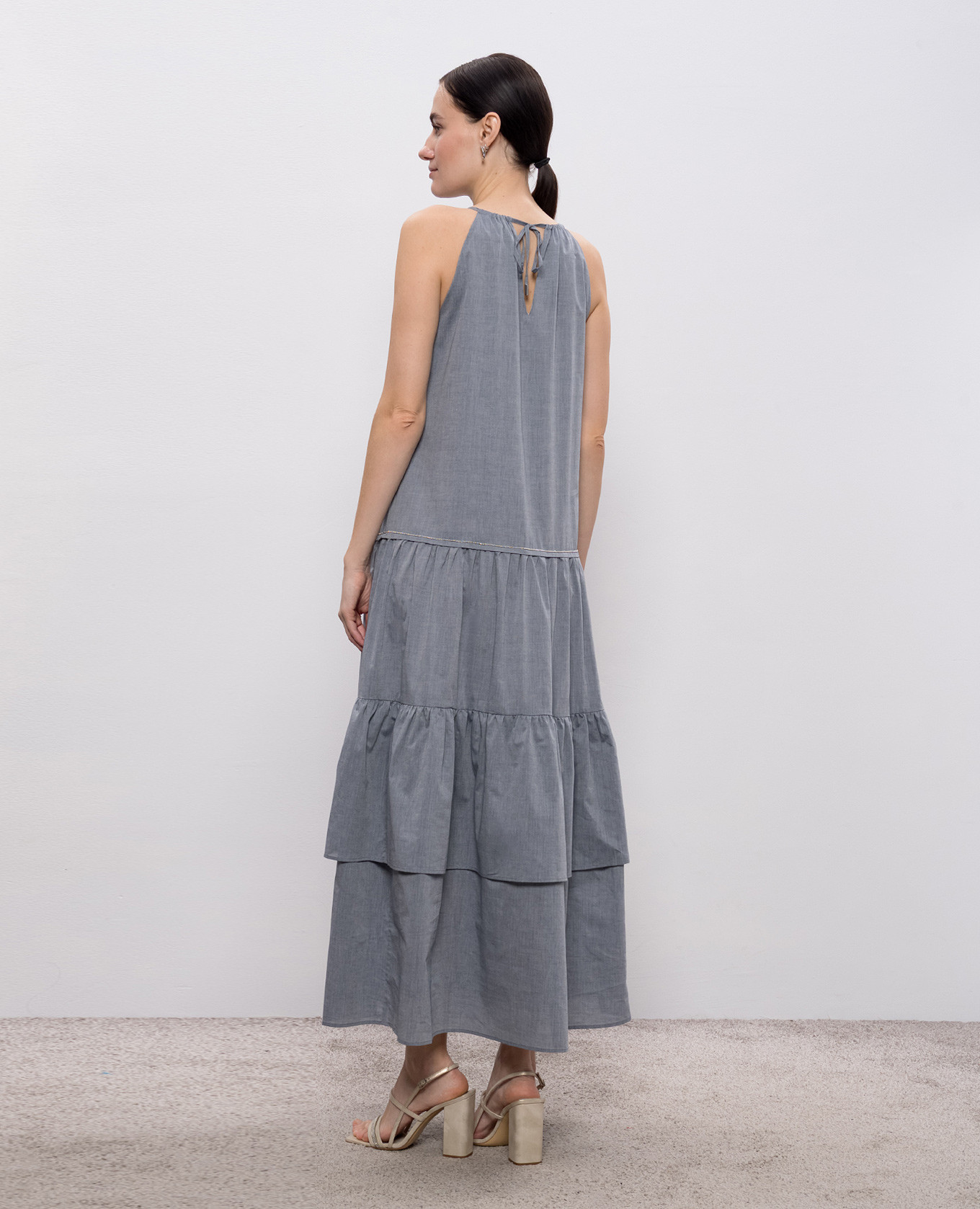 

Gray maxi dress with ruffles Peserico, Grey