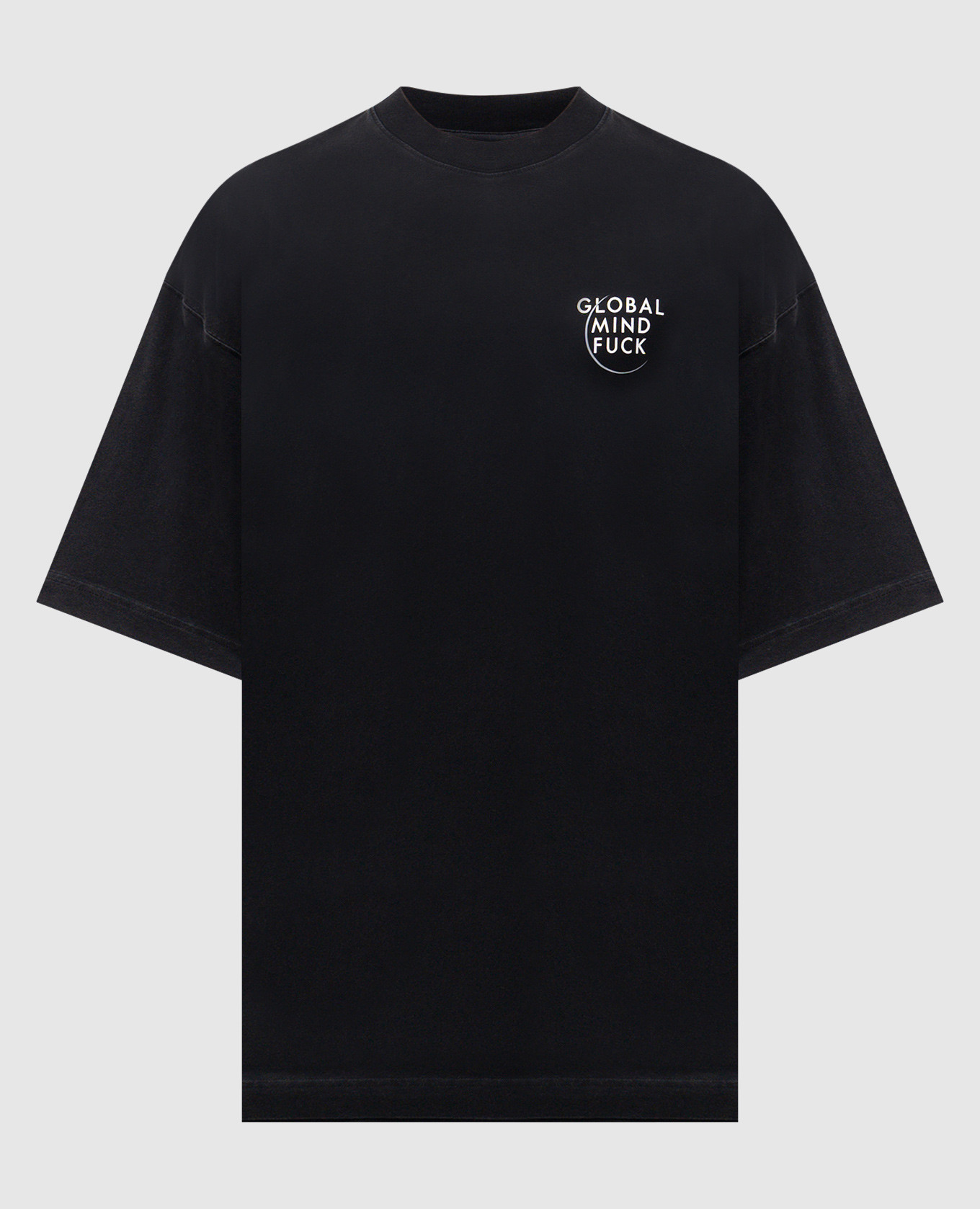 Black T-shirt with contrasting print of the inscription Vetements
