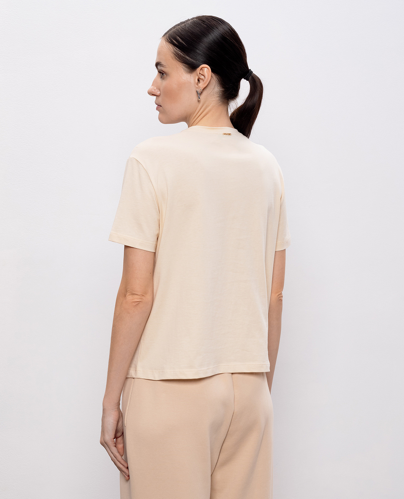 

Beige T-shirt with embroidery Twinset