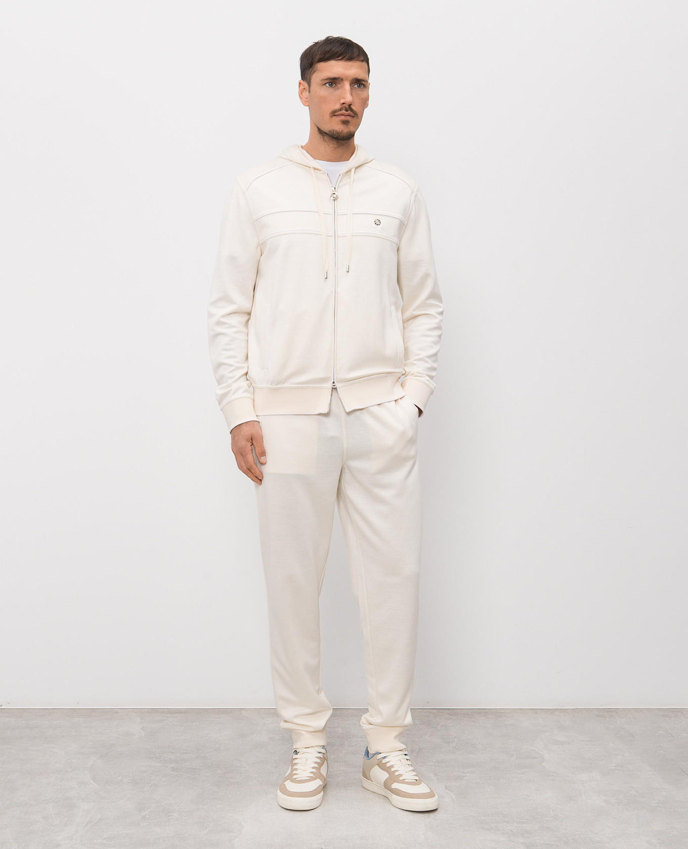

Beige linen and silk tracksuit Stefano Ricci