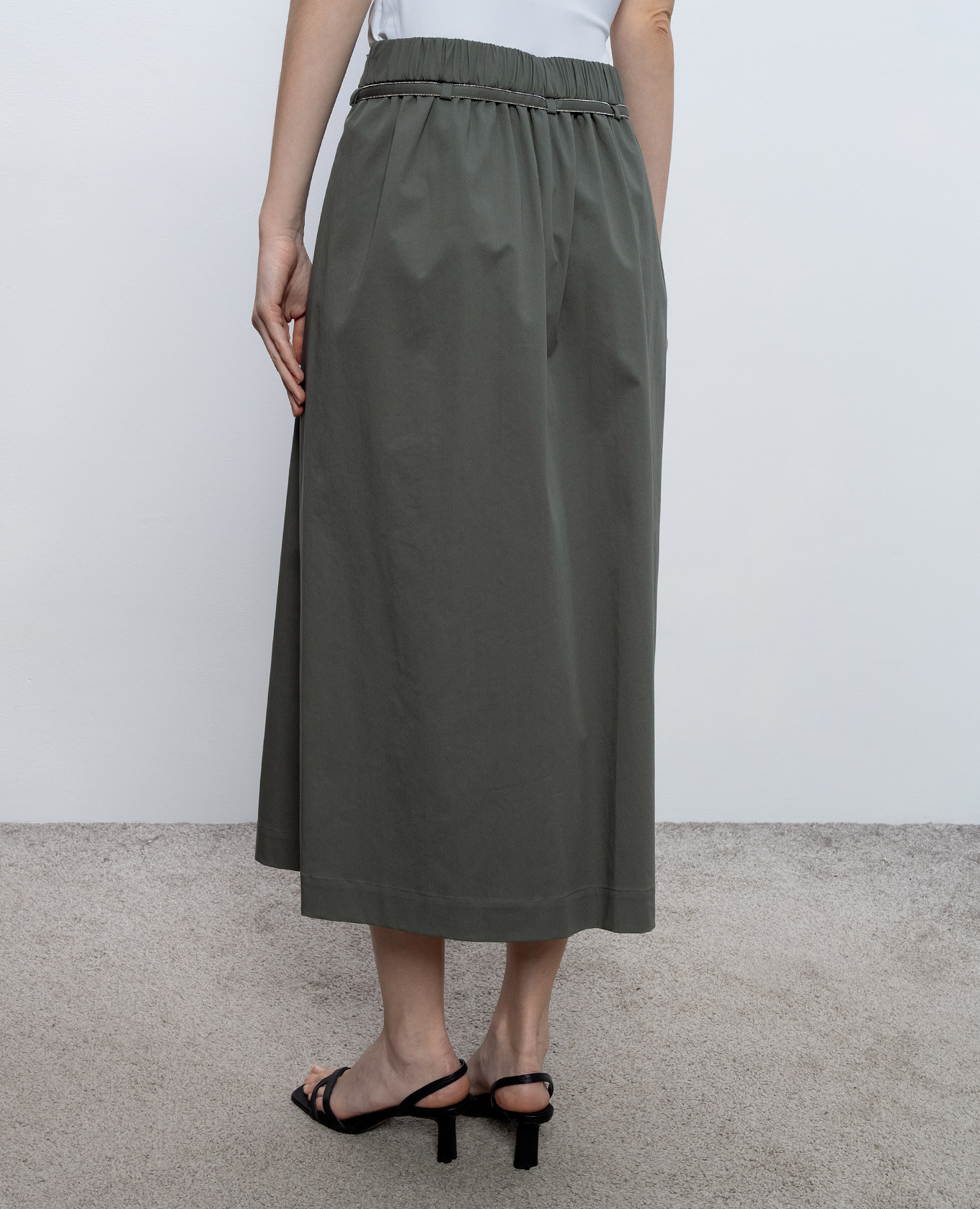 

Green skirt with monil chain Peserico