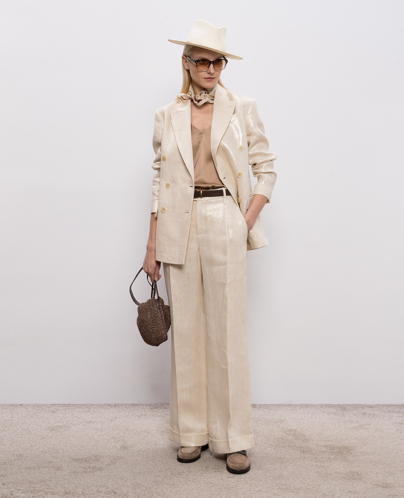Beige linen trousers with lapels Brunello Cucinelli 2