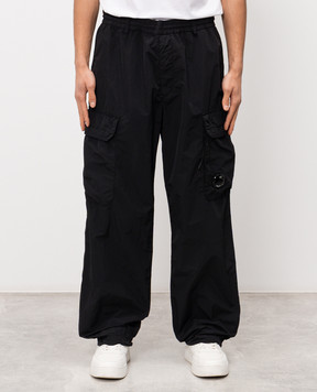 C.P. Company Black cargo pants with logo patch MPA140A005991G