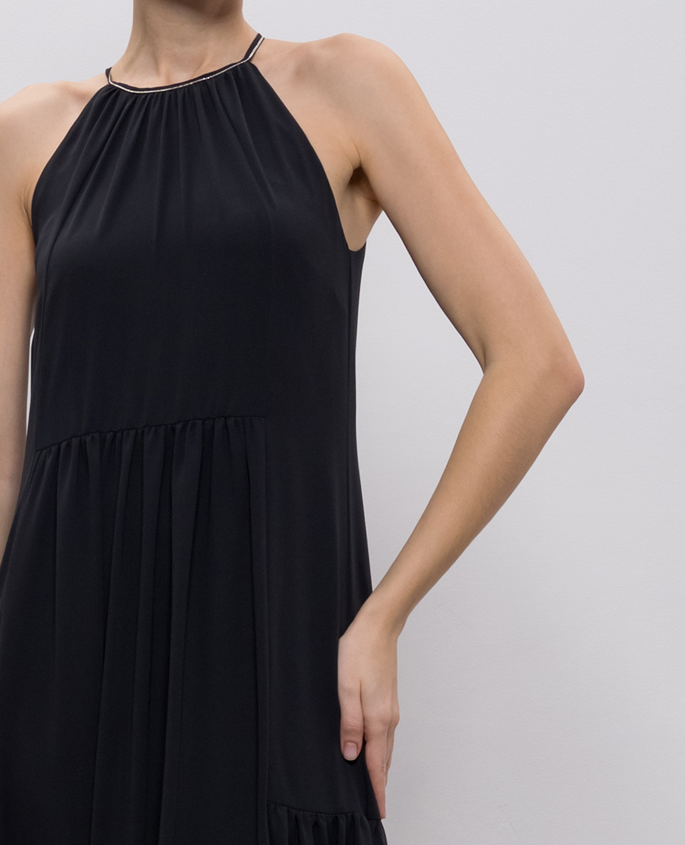 

Black maxi dress with monil chain Peserico