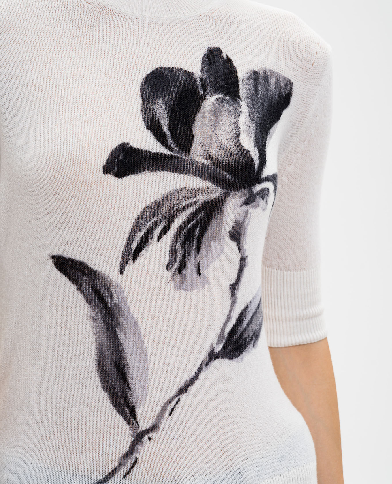 White cashmere top with floral print Ermanno Scervino 5