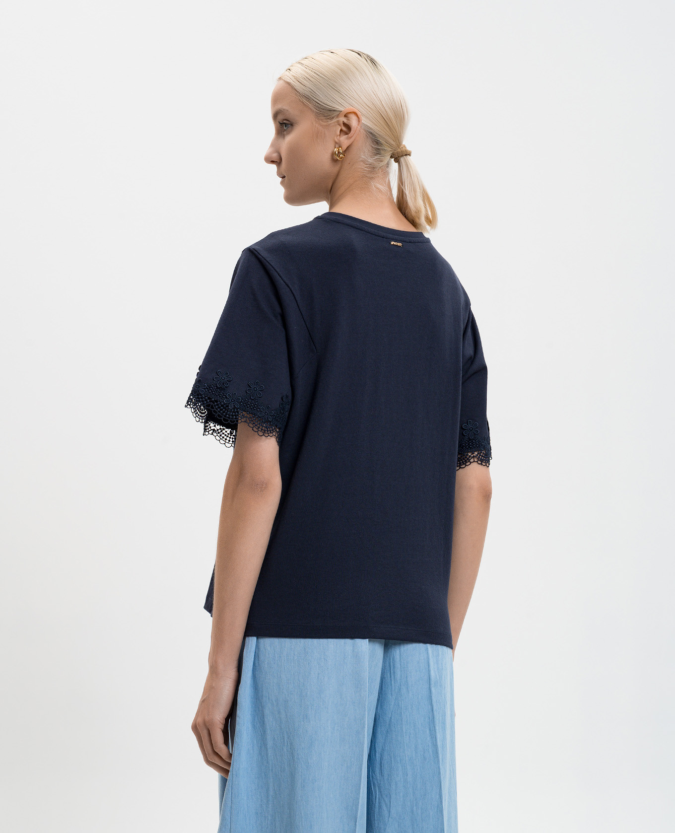 

Blue T-shirt with lace Twinset