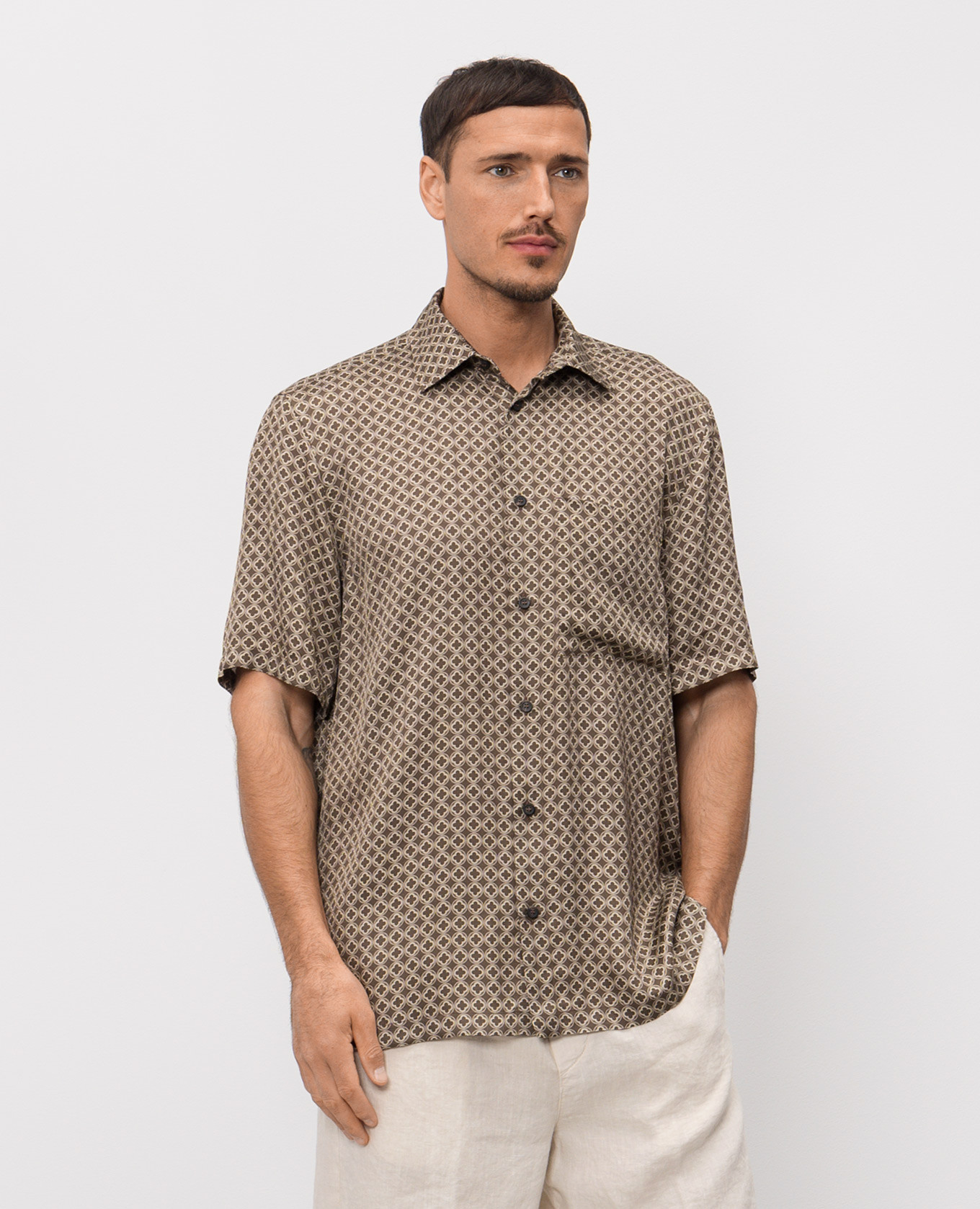 

Brown shirt with emblem print Peserico