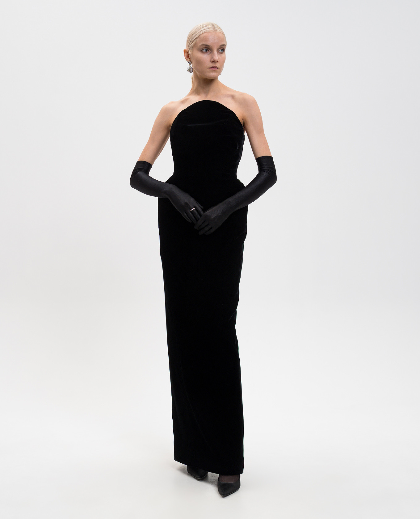 Black velvet dress with slit Thierry Mugler 2
