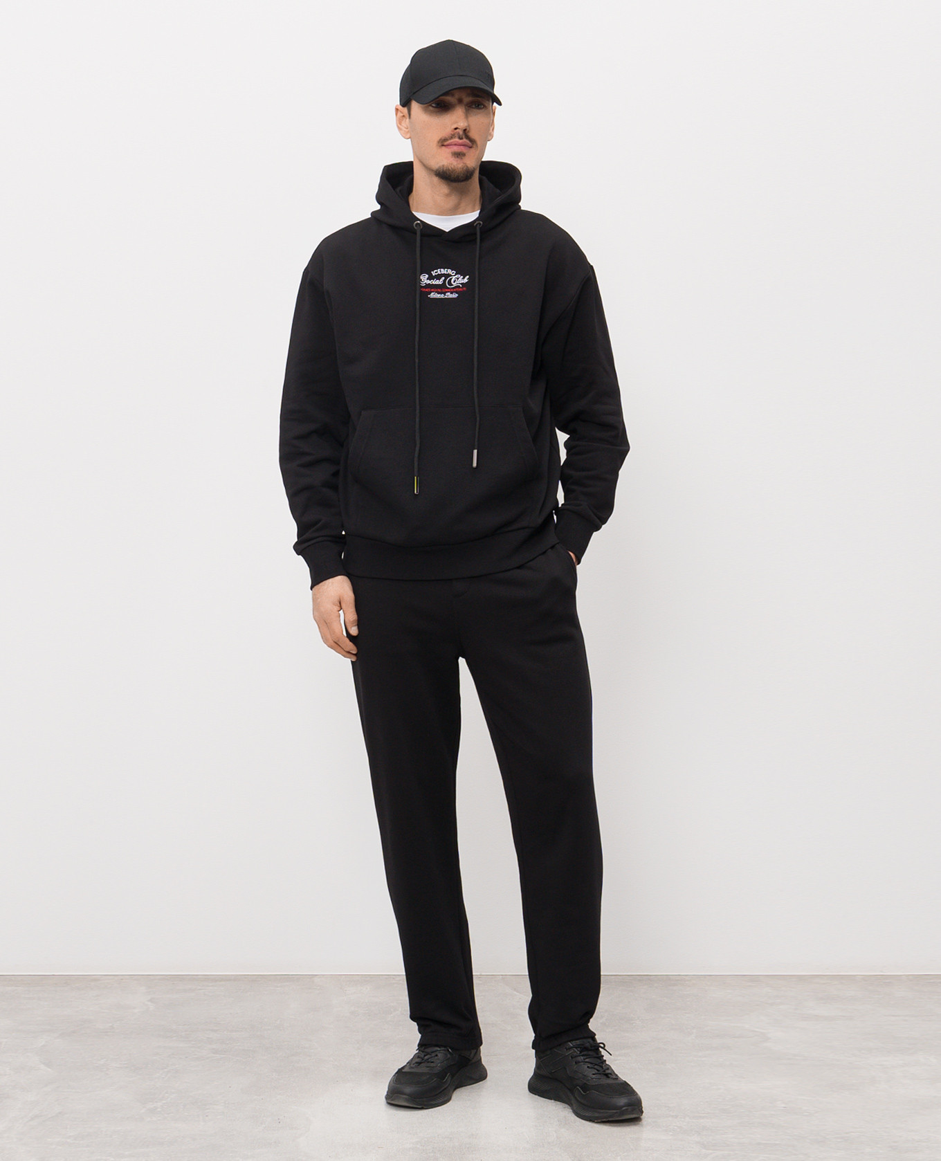 

Black joggers with logo patch Iceberg