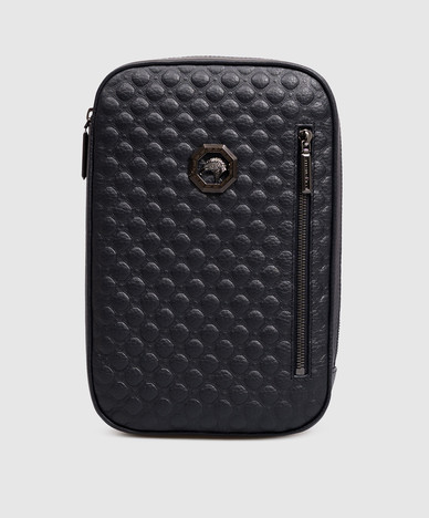 Bolso bandolera de piel azul marino con emblema