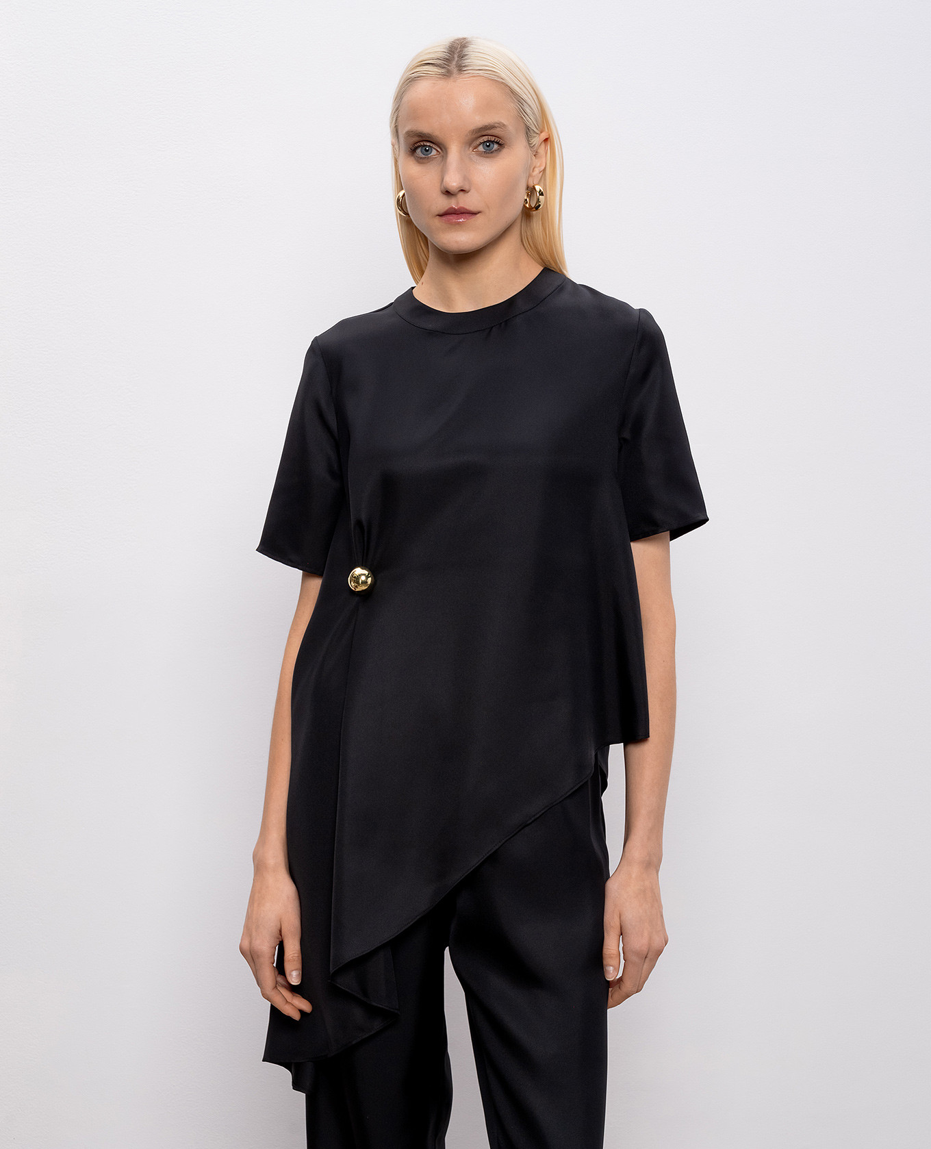 

MADEA black asymmetric silk blouse Loulou de Saison