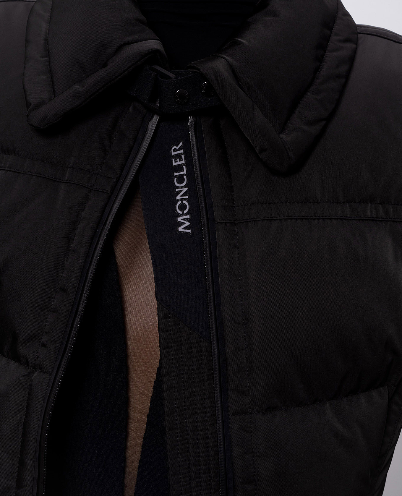 

Hallaine black down vest Moncler Grenoble