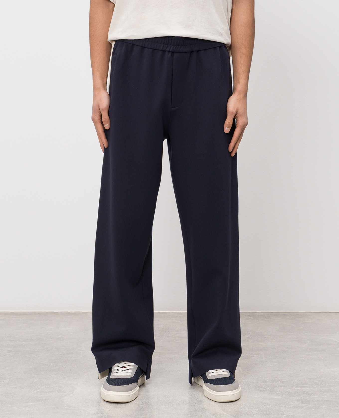 

Shaw blue sweatpants Axel Arigato