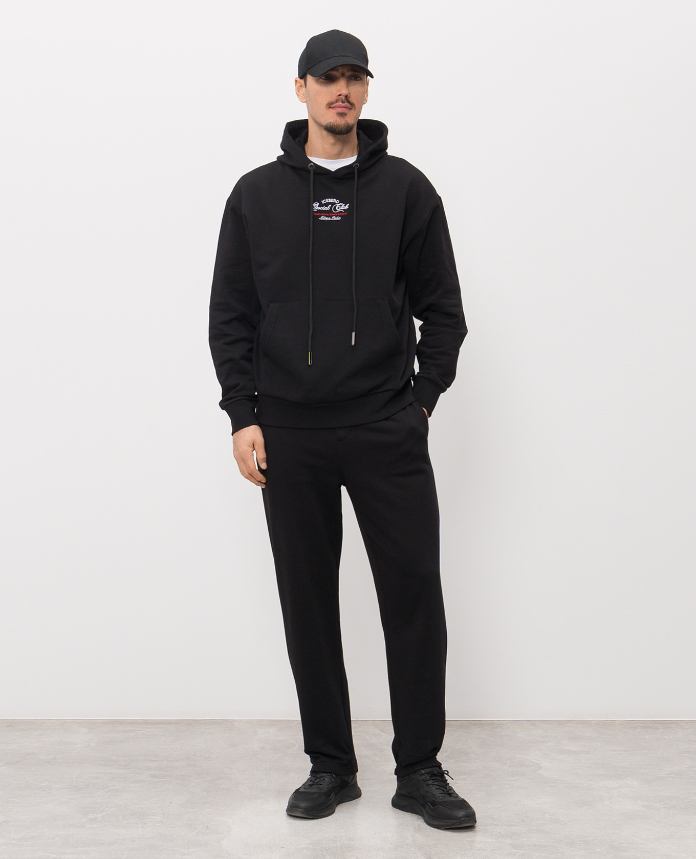 

Black hoodie with logo embroidery Iceberg