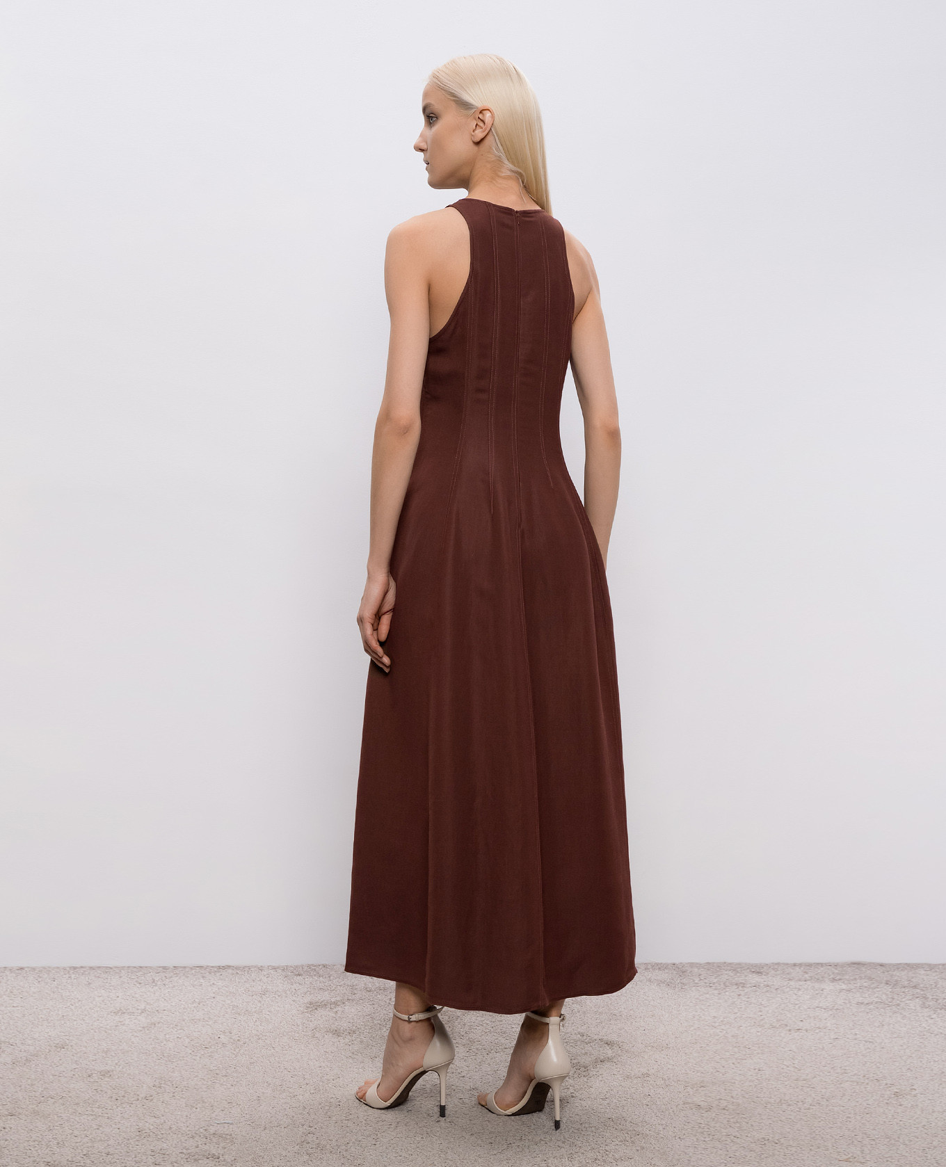 

Brown midi dress with linen Brunello Cucinelli
