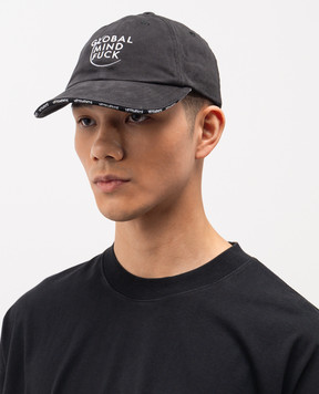 Vetements Black cap with contrasting logo embroidery UE76CA332B