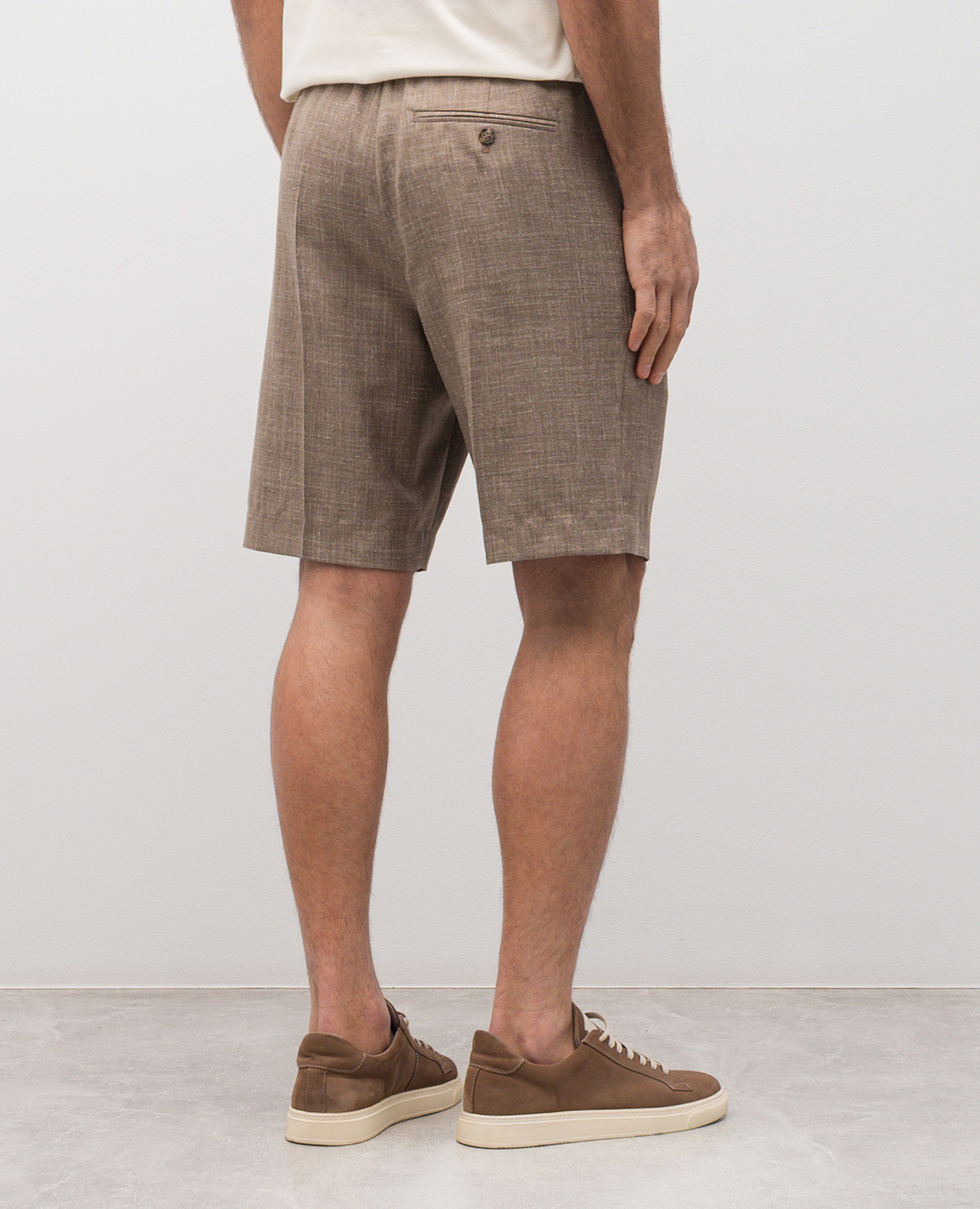 

Brown shorts made of wool, silk and linen in a pattern Brett Johnson
