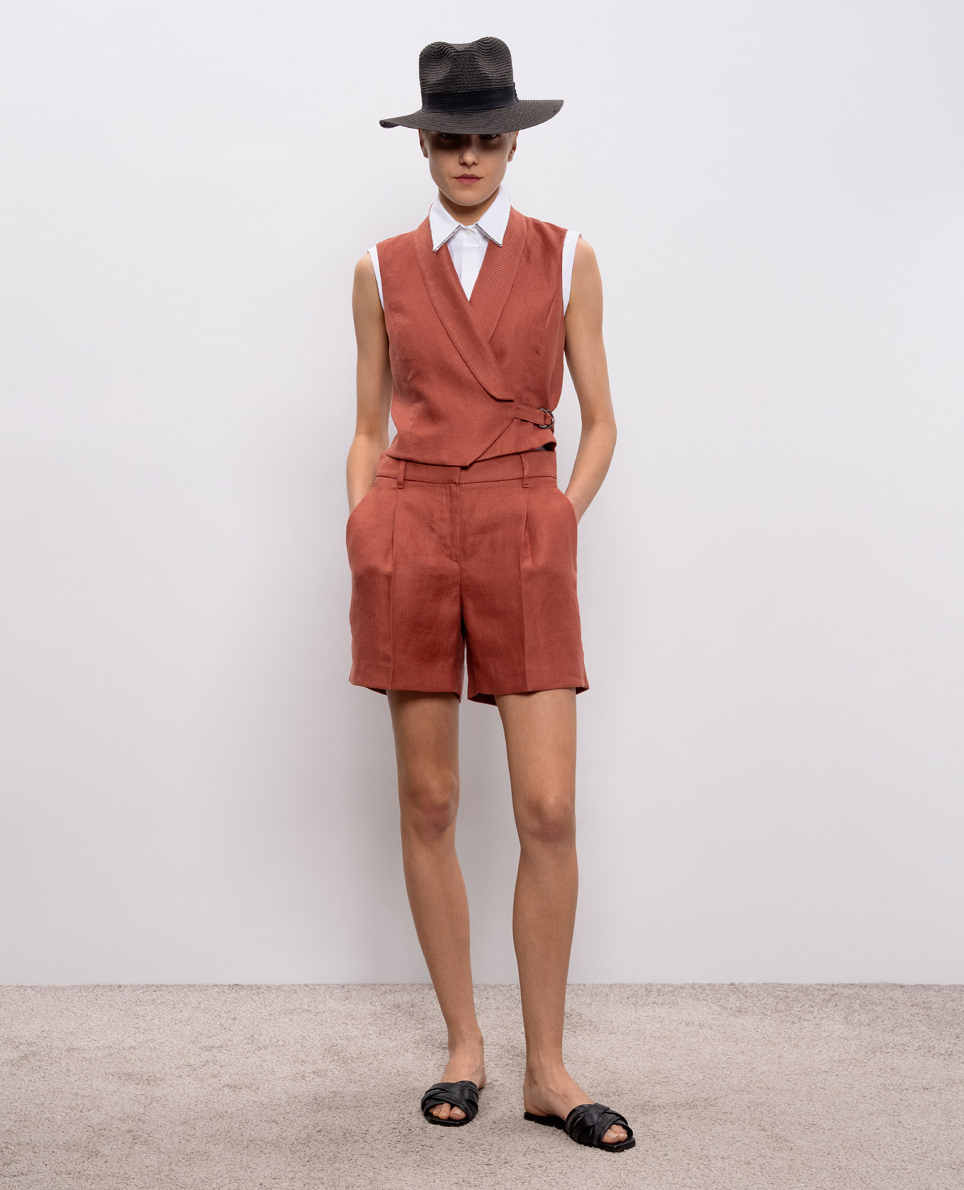 

Pink linen shorts Brunello Cucinelli