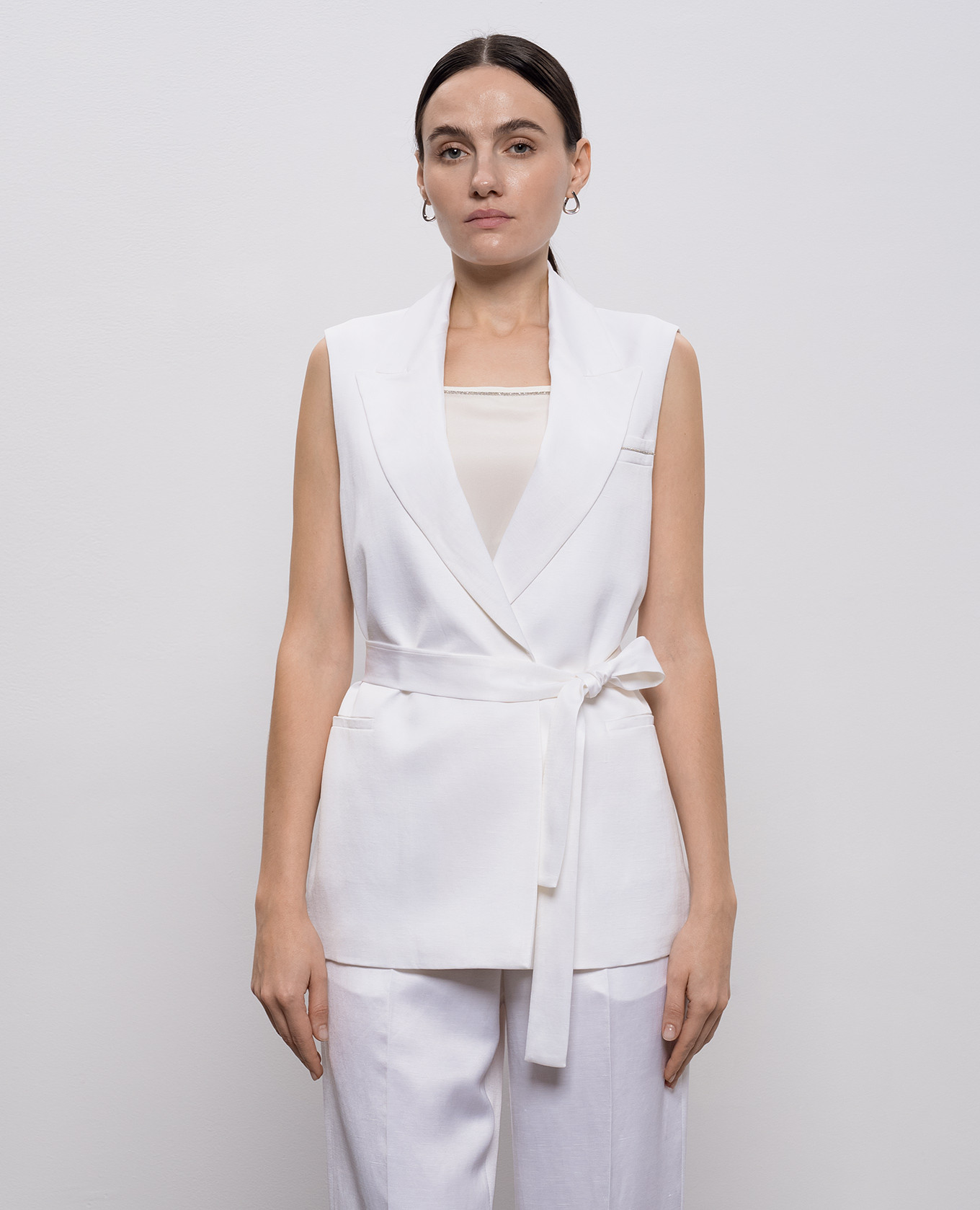 

White double-breasted vest with linen Peserico