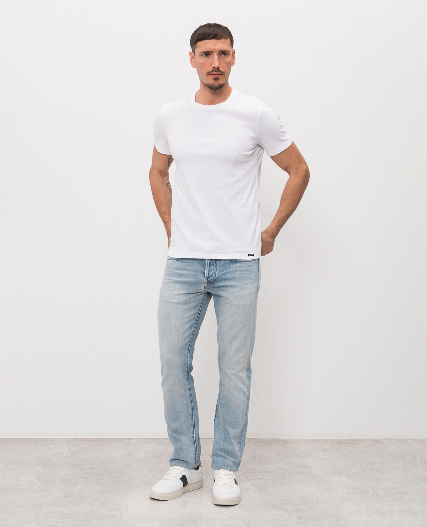 

White T-shirt with logo patch Tom Ford