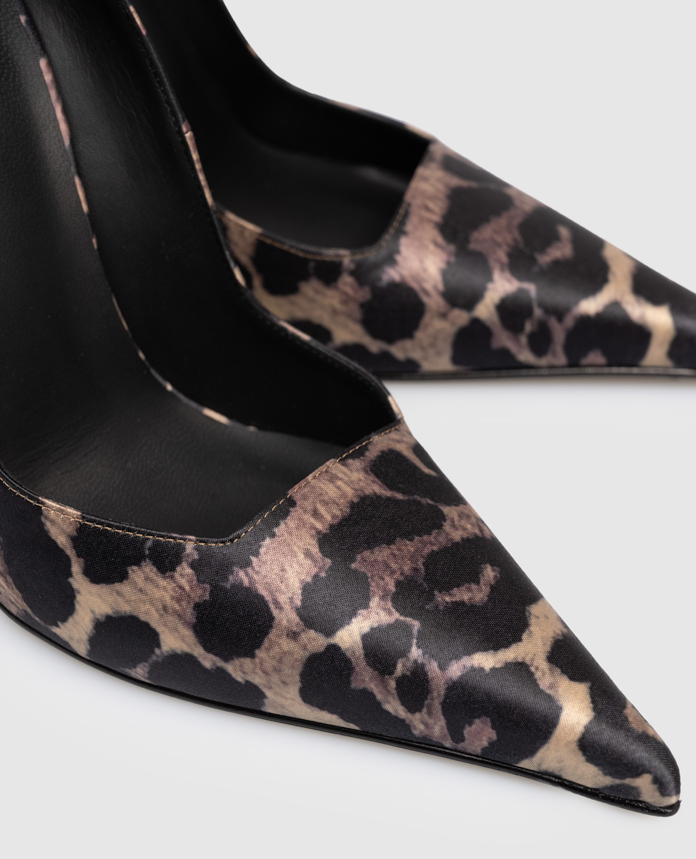 

Beige AMELIA shoes with animal print Le Silla