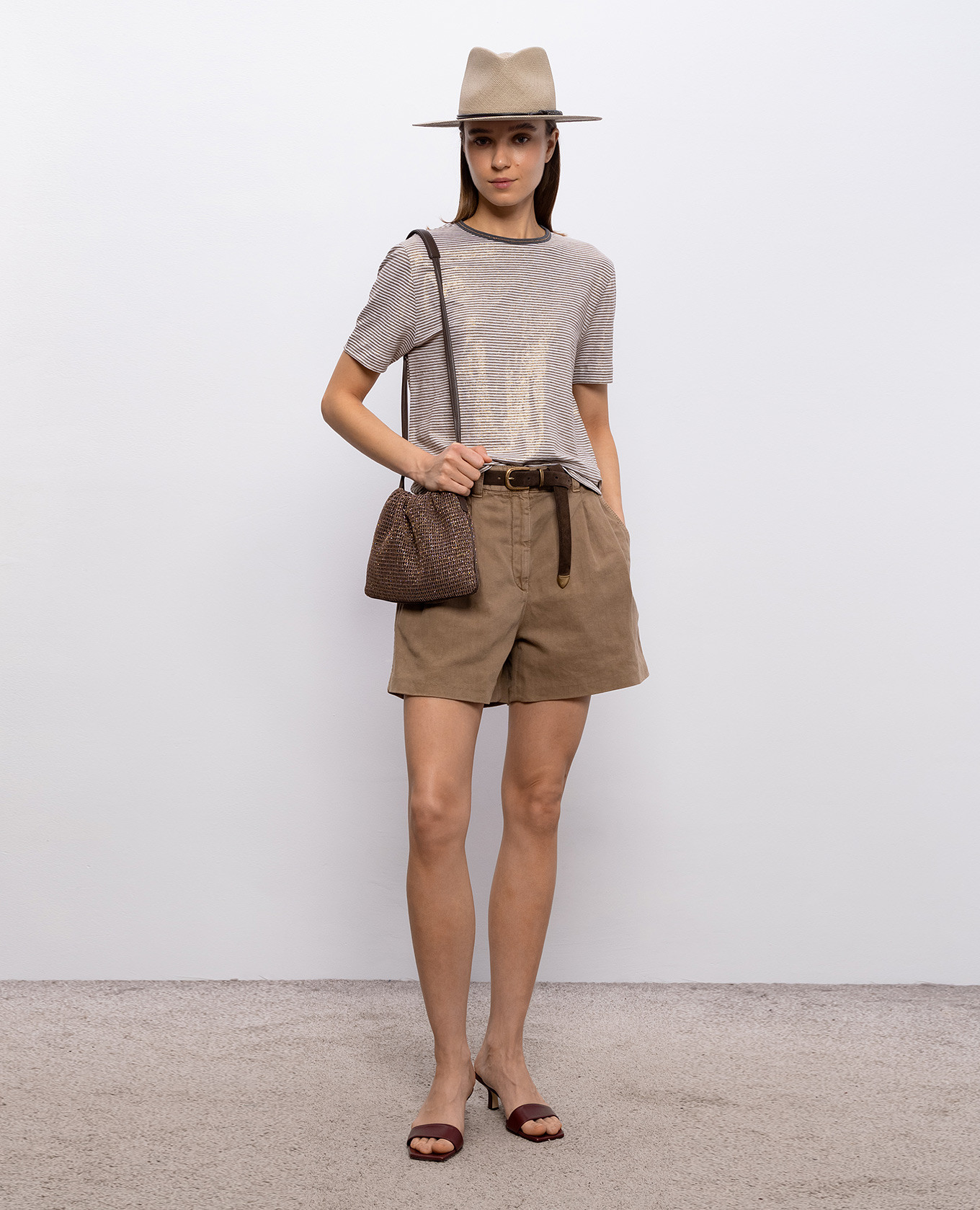 

Brown denim shorts with linen and monil chain Brunello Cucinelli