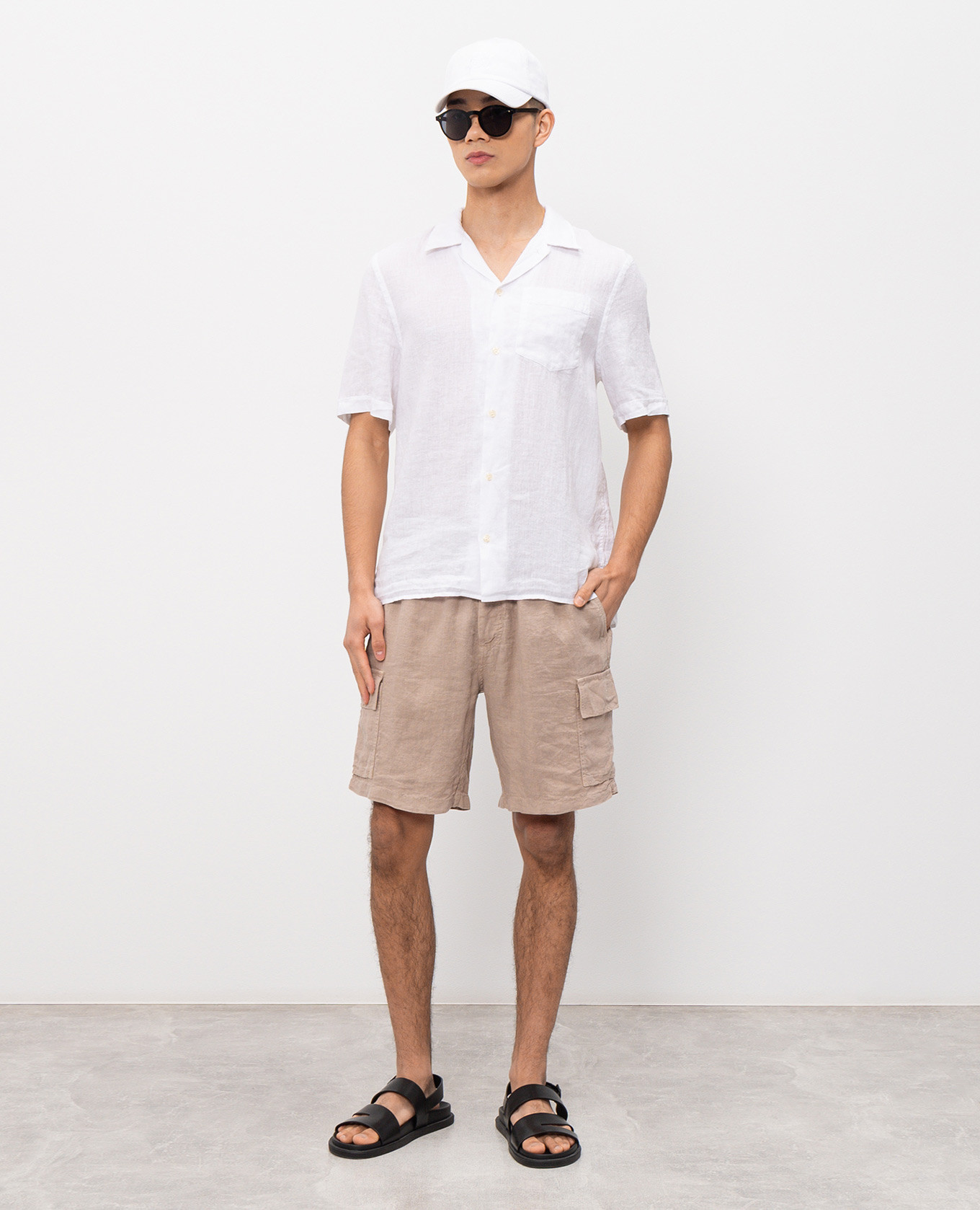 

Beige linen cargo shorts Vilebrequin