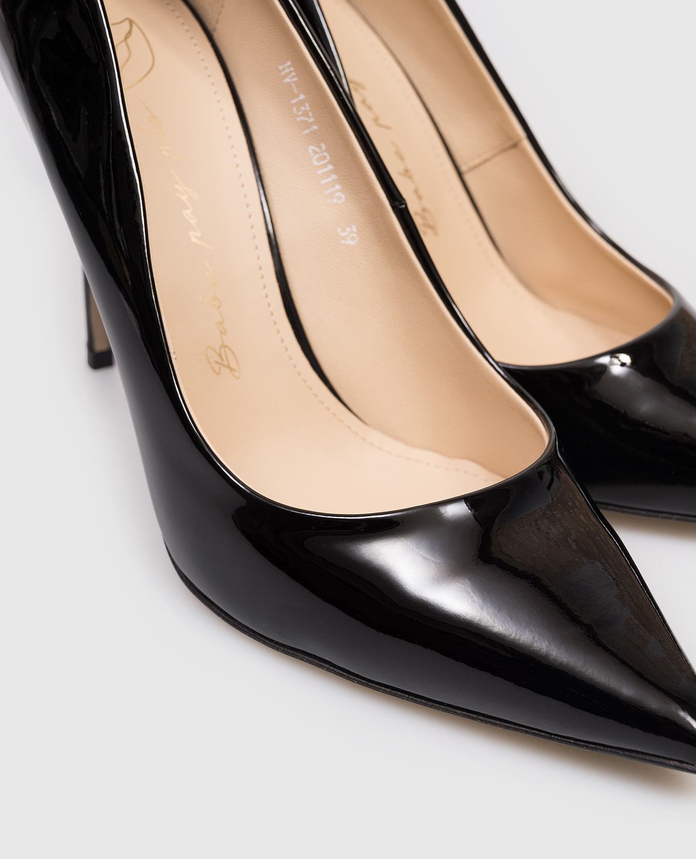 

Black patent leather shoes Babe Pay Pls