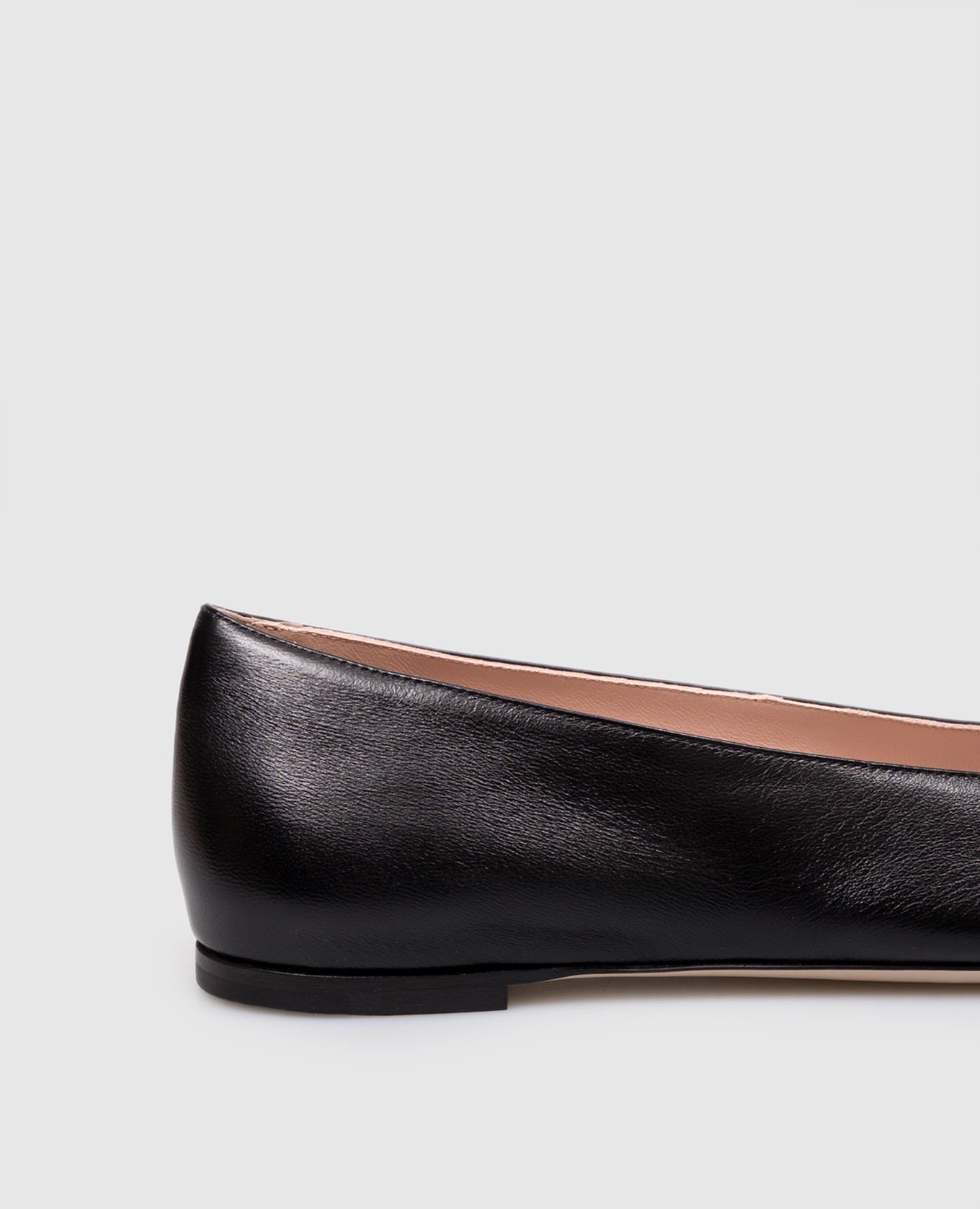 Black leather ballet flats with textured logo Valentino 6