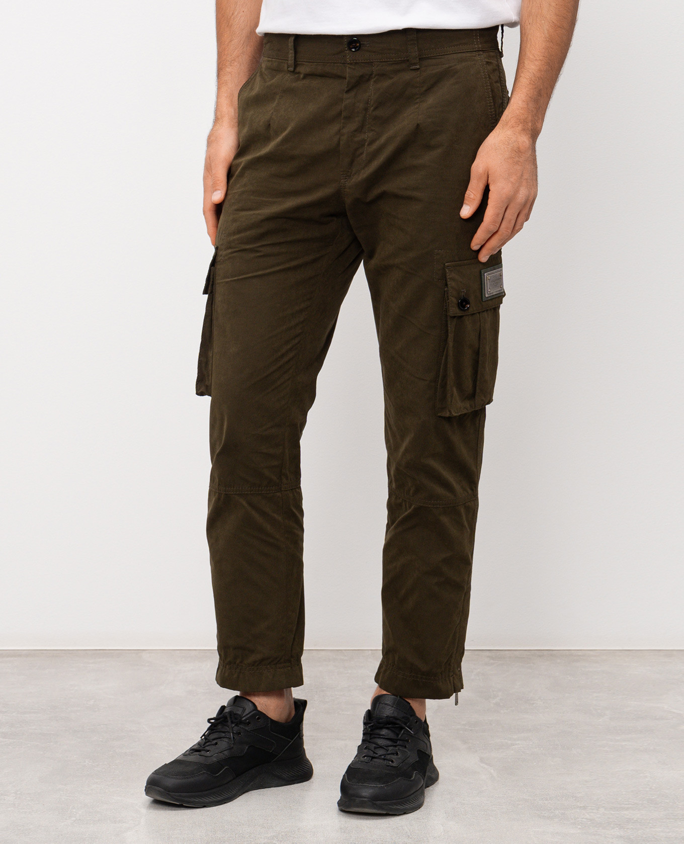 

Khaki cargo with logo patch Dolce&Gabbana