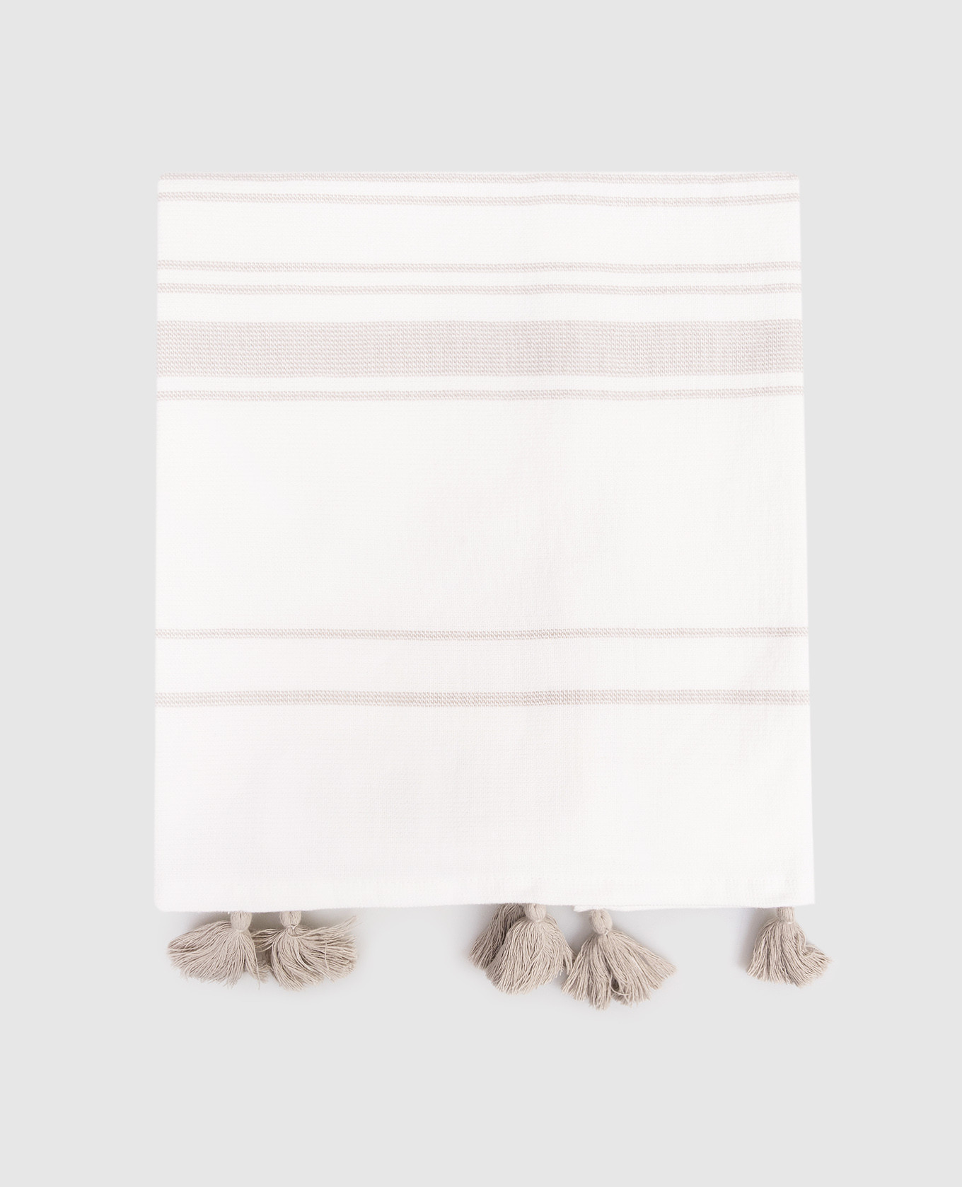 

White towel with tassels L'appartement