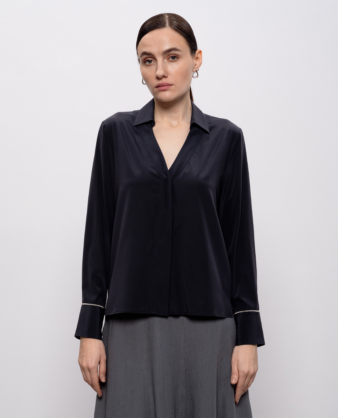 Blue silk blouse with monil chain Peserico 3