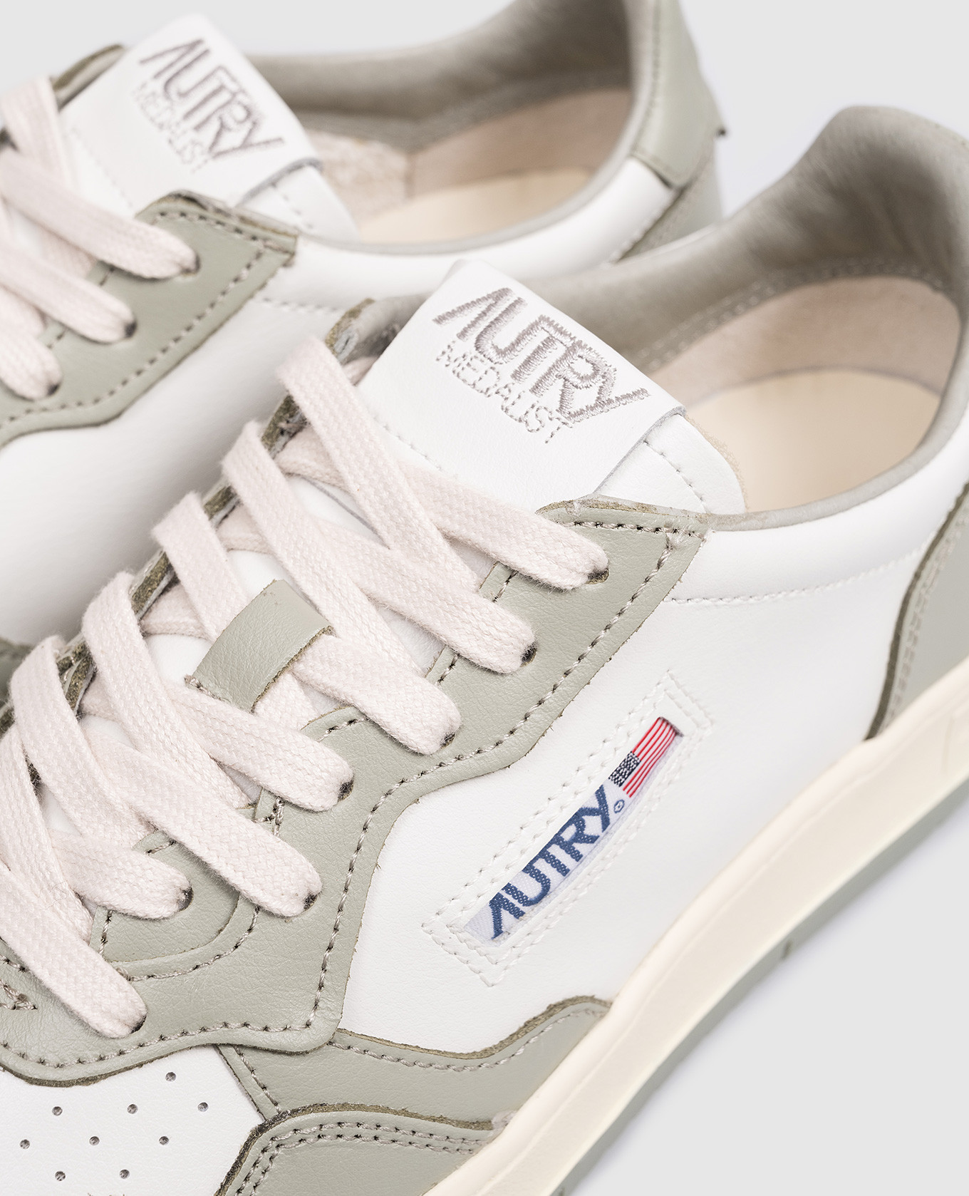 

MEDALIST green leather sneakers with logo AUTRY