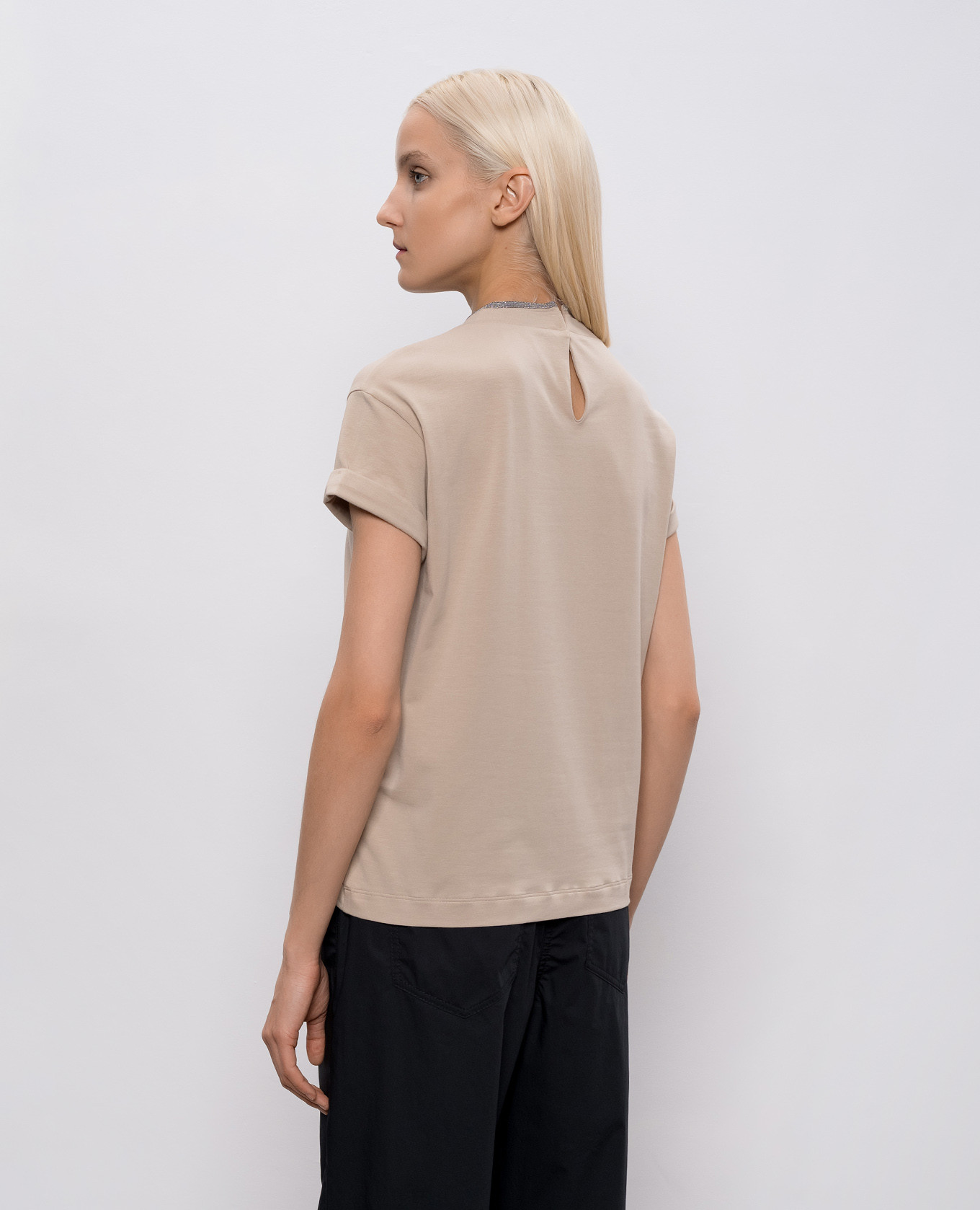 

Beige T-shirt with monil chain Brunello Cucinelli