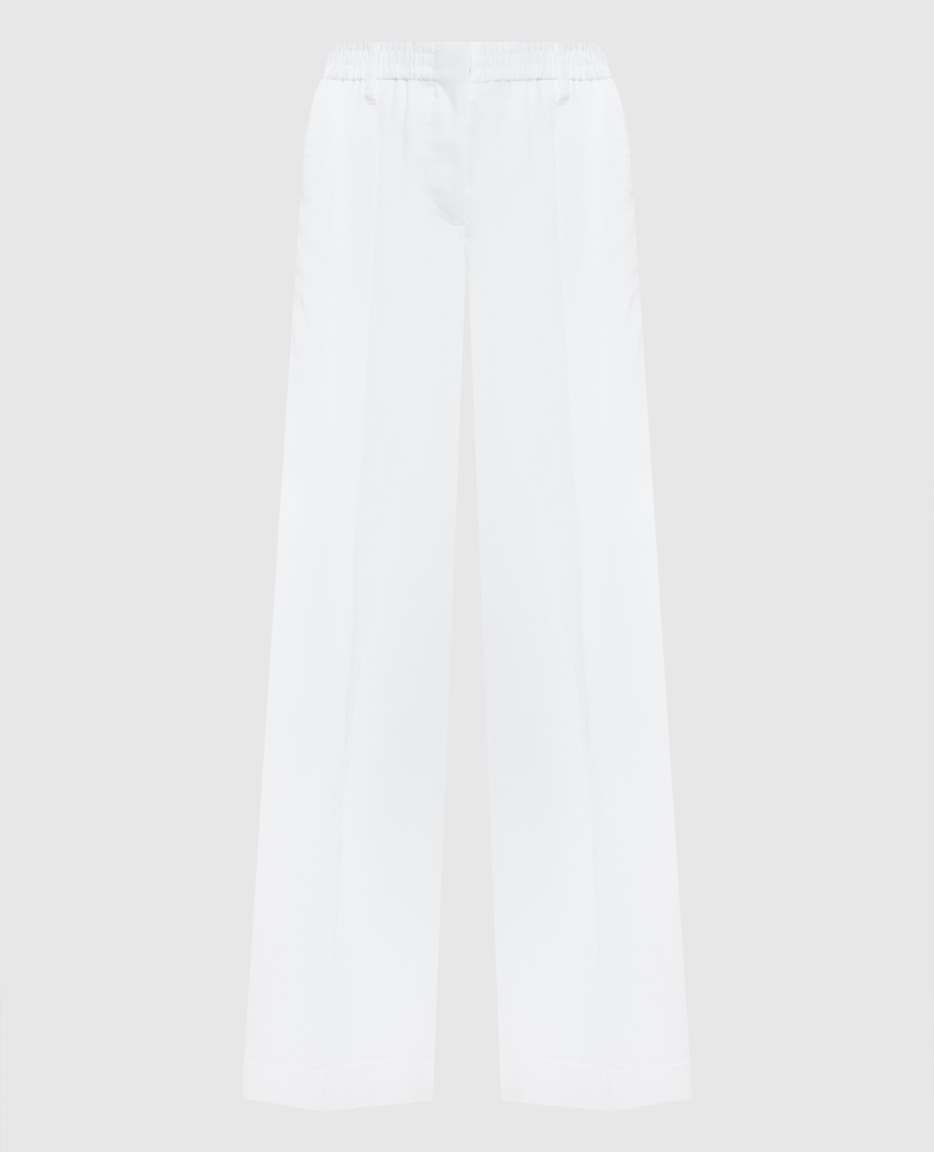 White pants with a monil chain