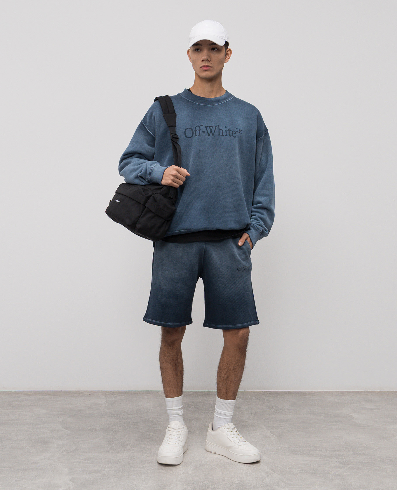 

Blue shorts with logo Off-White