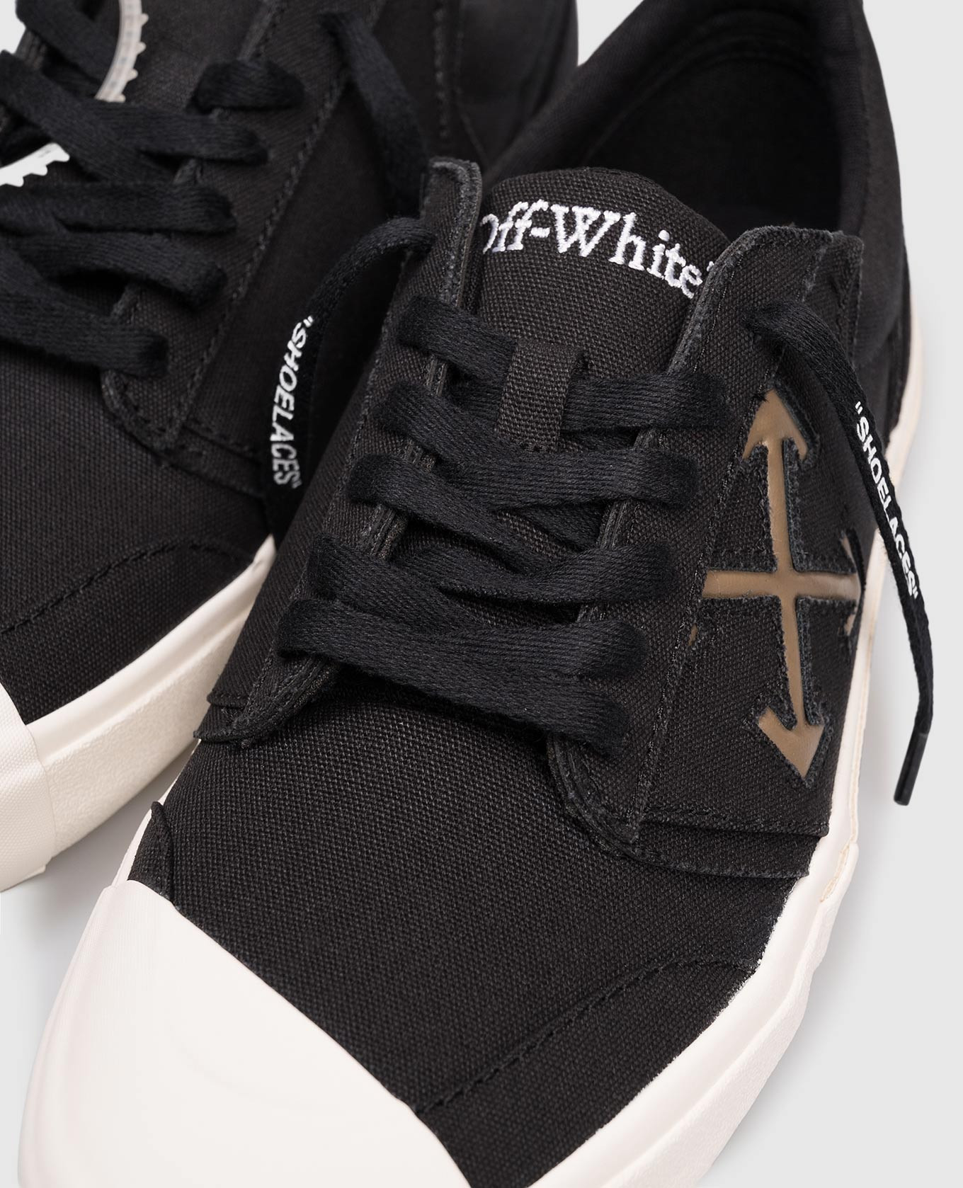 

Black Vulc sneakers with logo Off-White