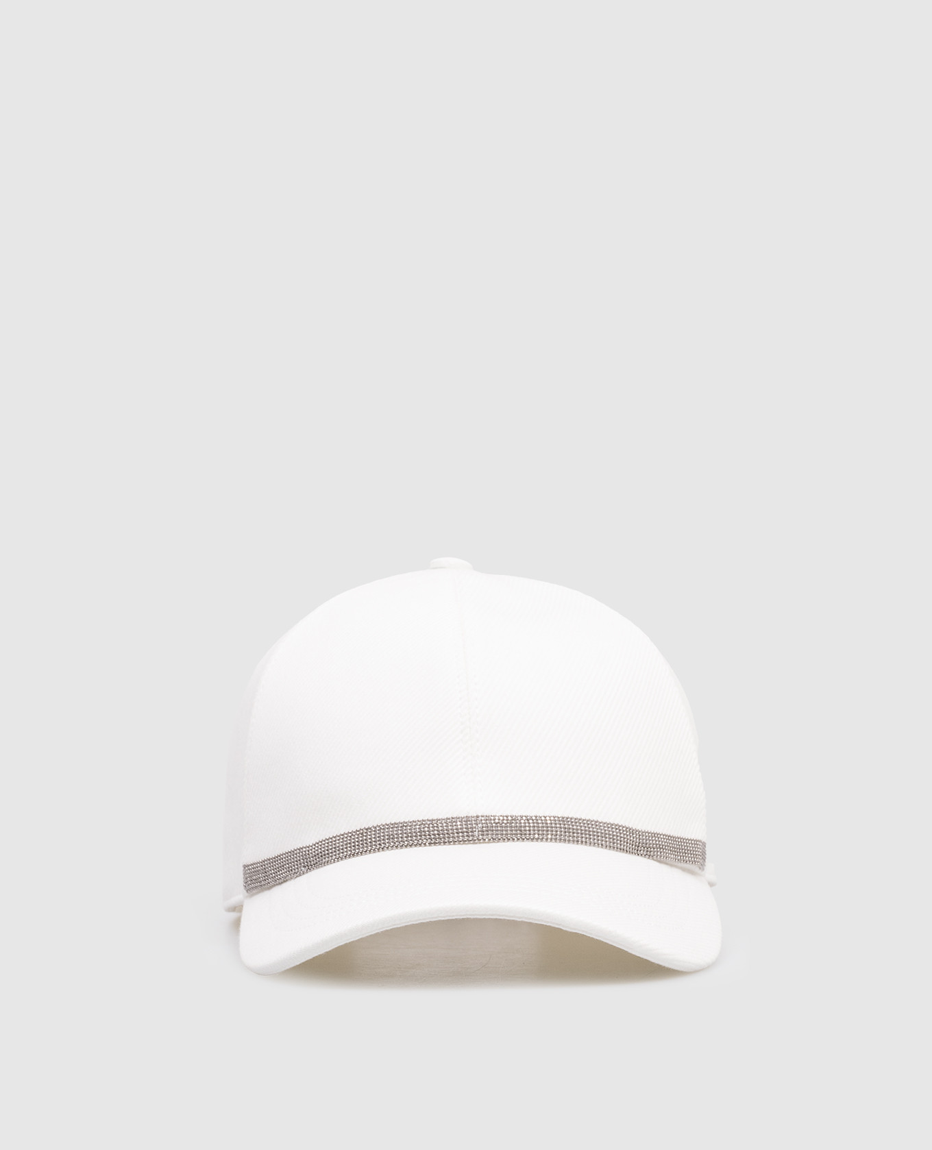 White cap with monil chain