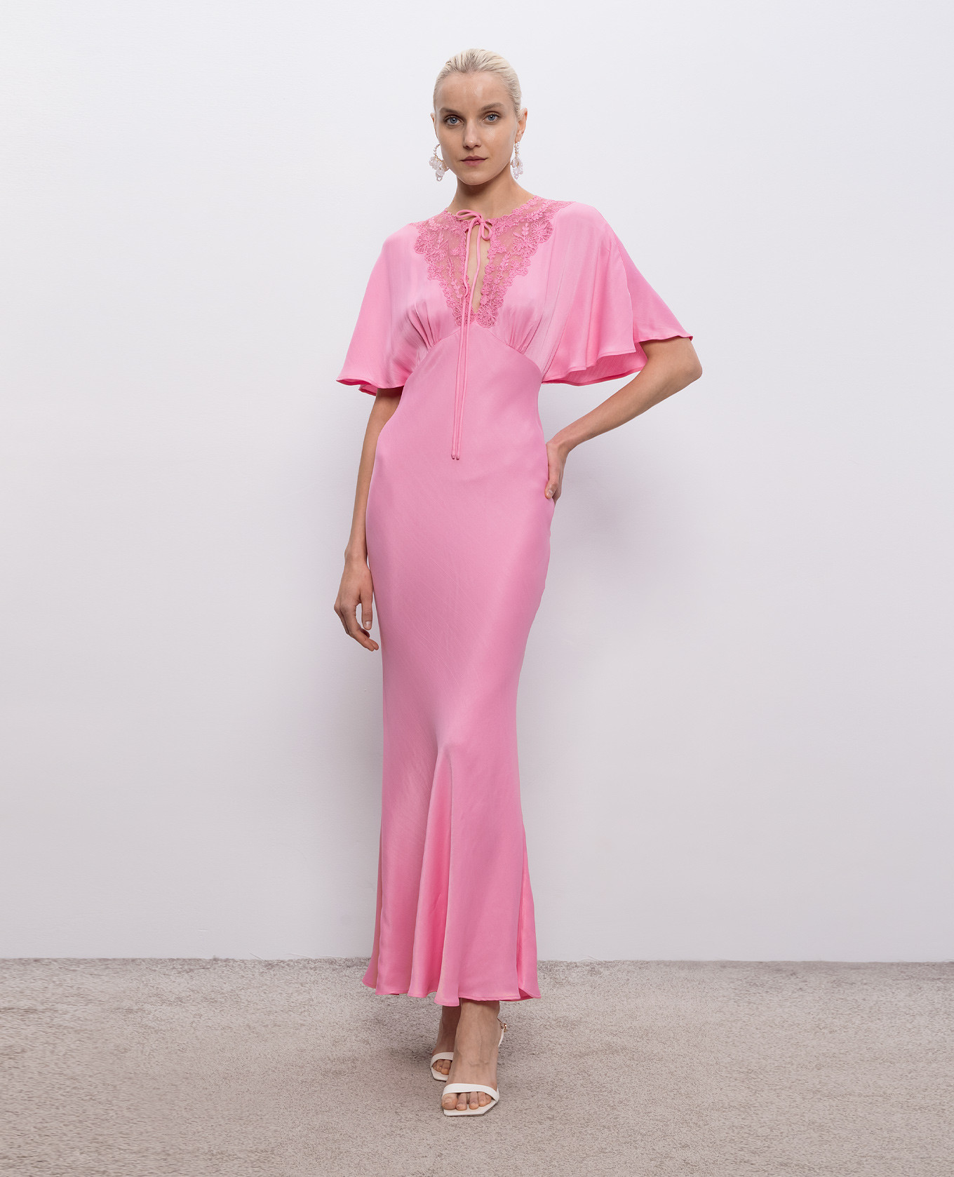 

Pink maxi dress with lace Twinset