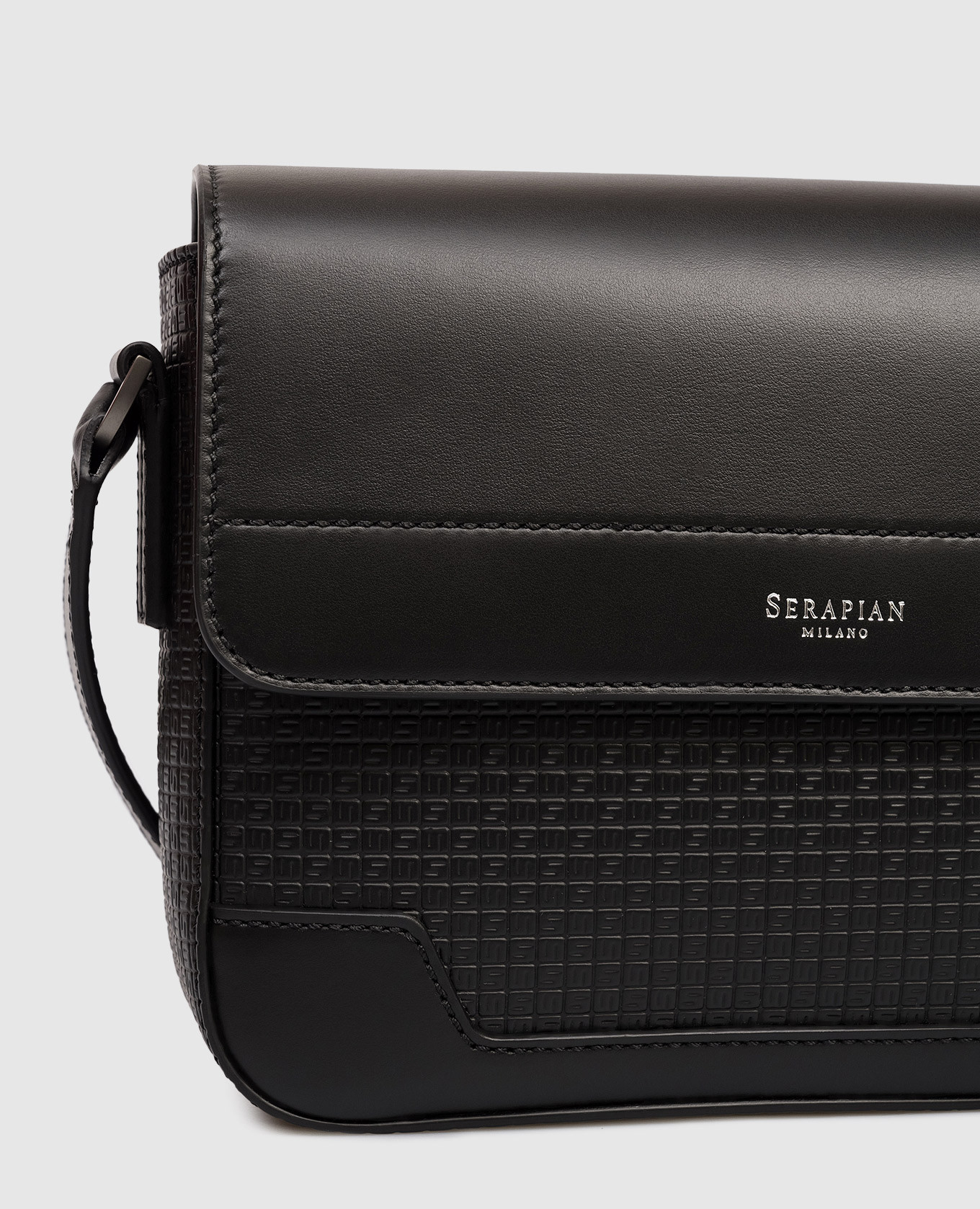 Black leather messenger bag with logo Serapian 4