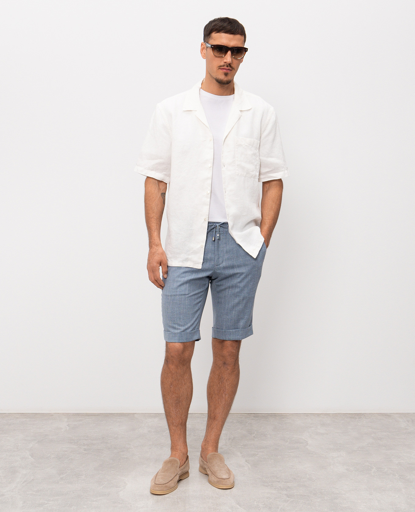 

Blue shorts made of wool, silk and linen Enrico Mandelli, Light blue