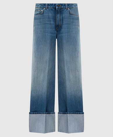 Blaue Jeans mit Umschlag