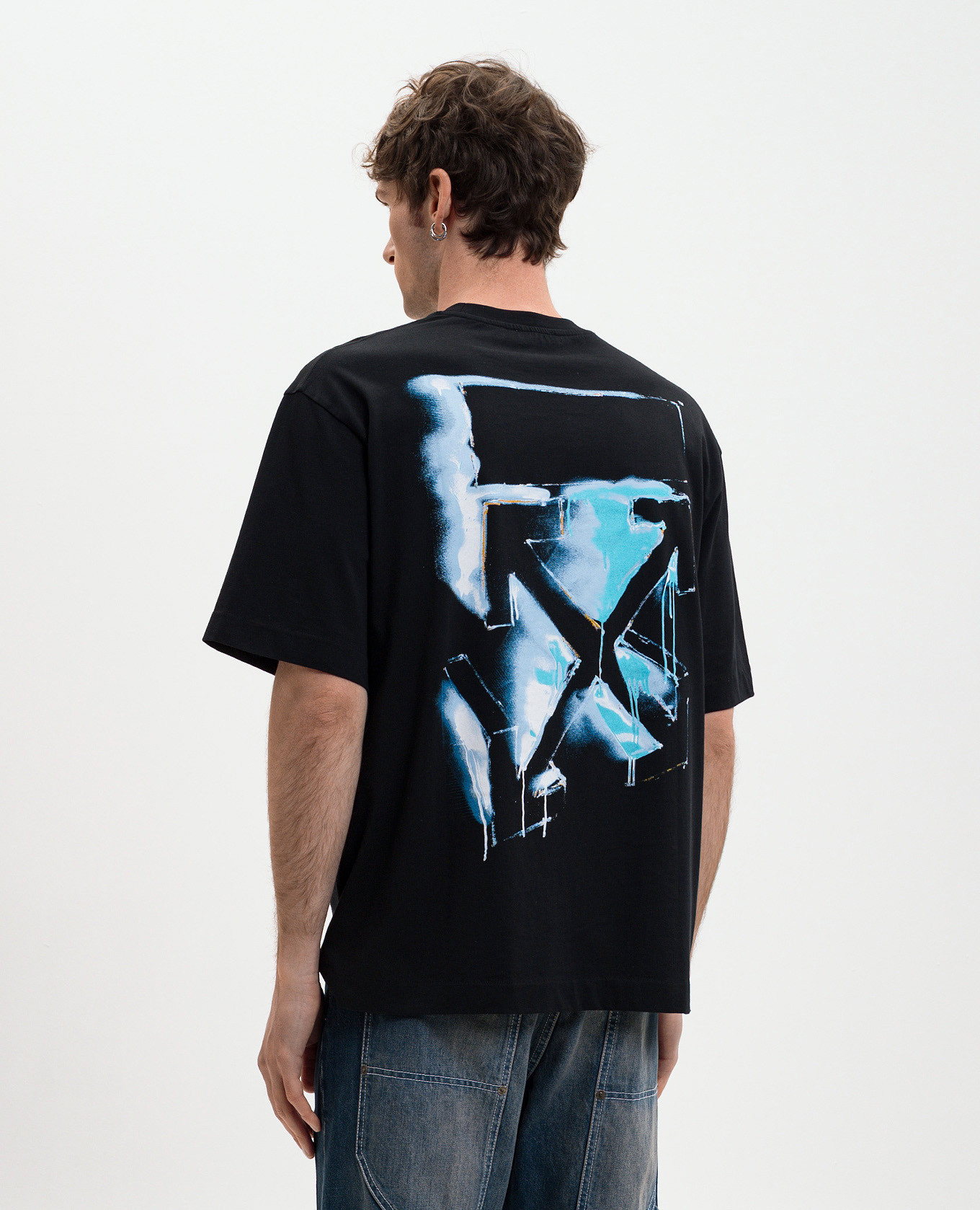 

Black T-shirt with 3D Spray Arrow emblem Off-White
