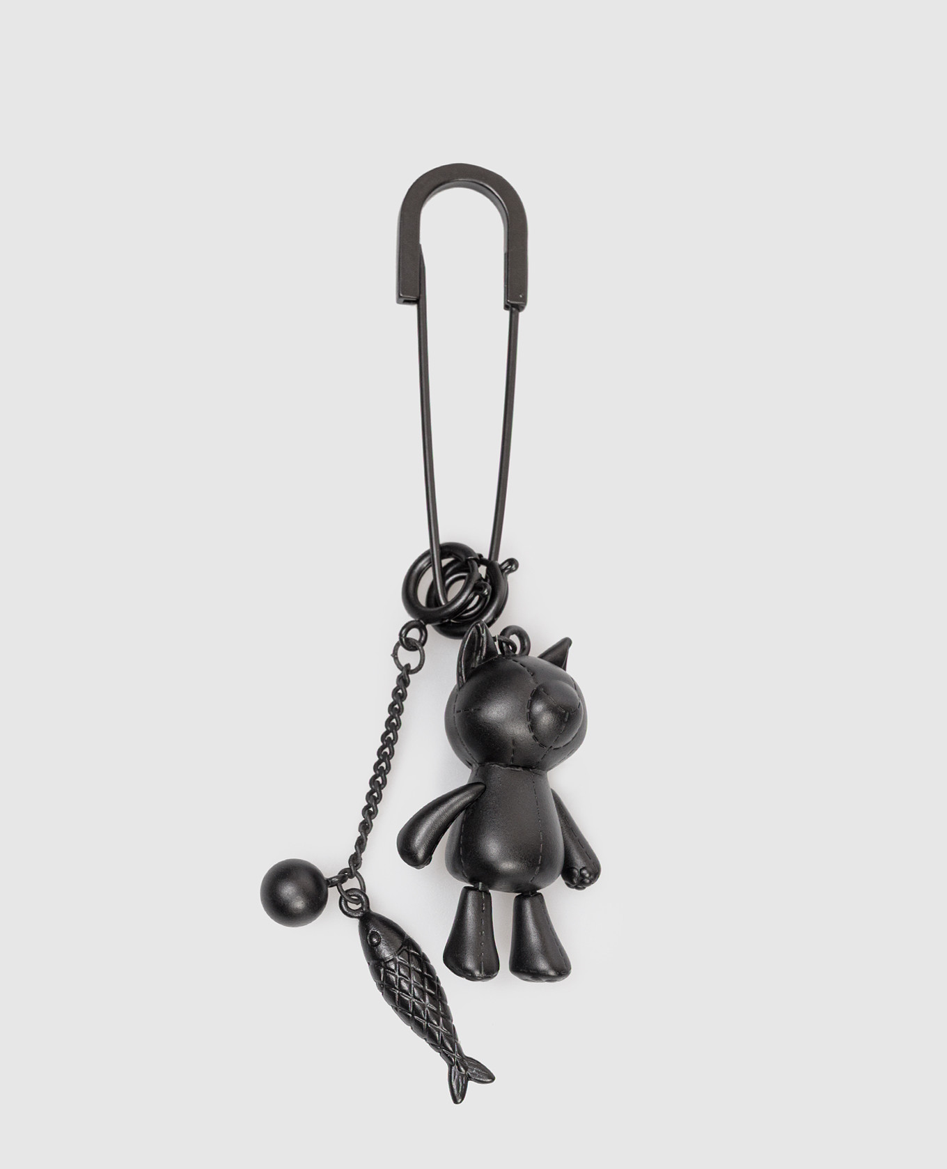 

Black brooch with pendants Juun.j