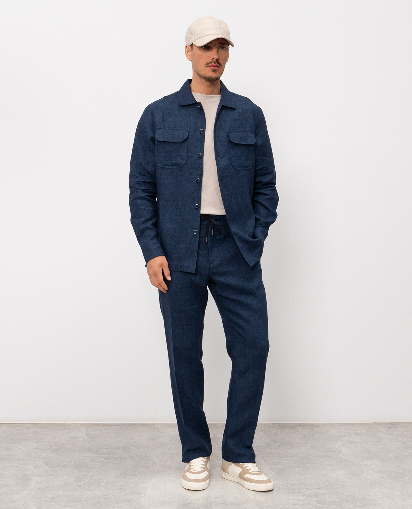 

Blue straight-cut linen shirt CAPOBIANCO