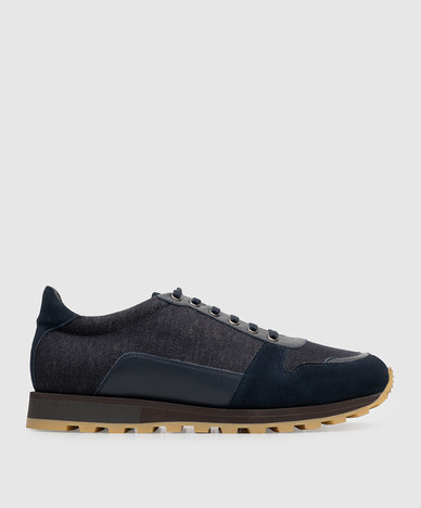 Blaue Sneaker mit gesticktem Emblem