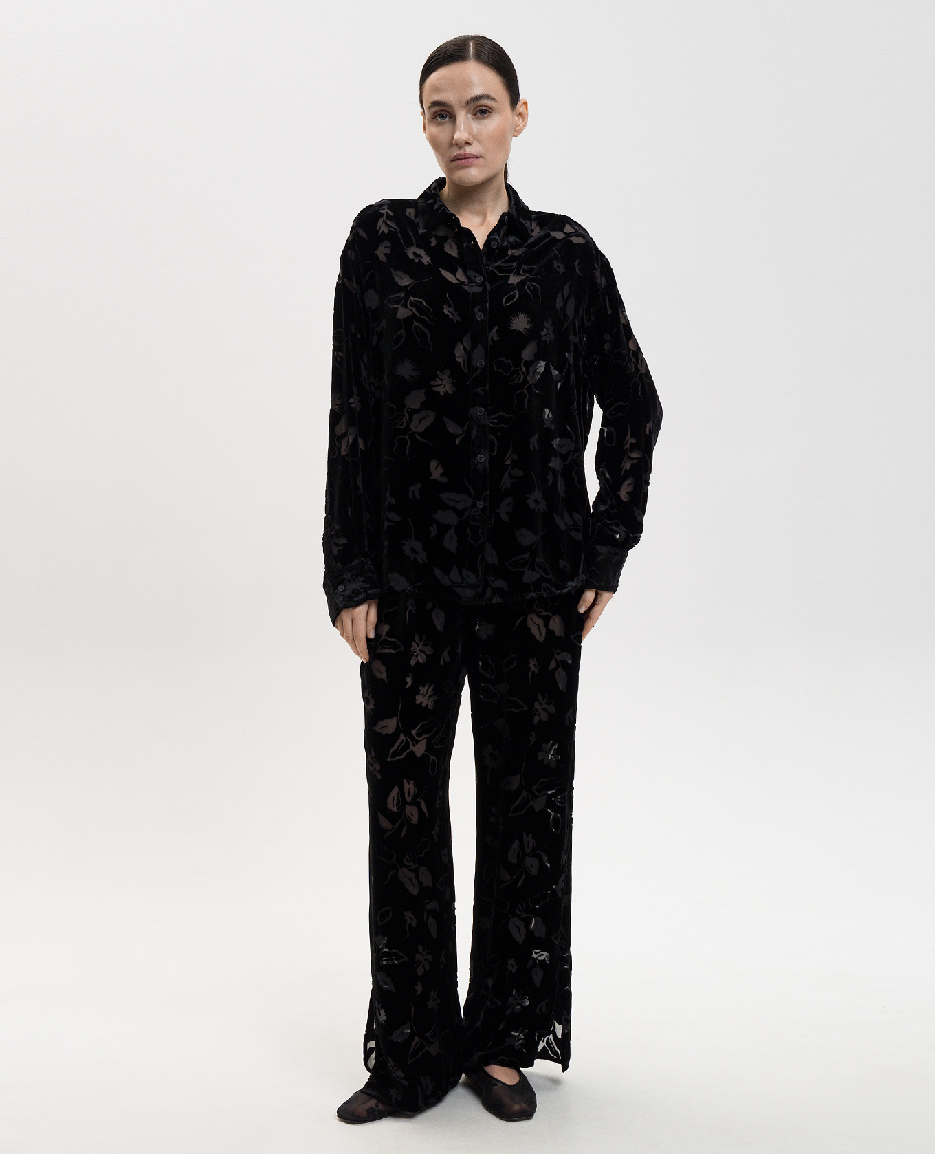 

Loreto black velvet pants with silk Asceno
