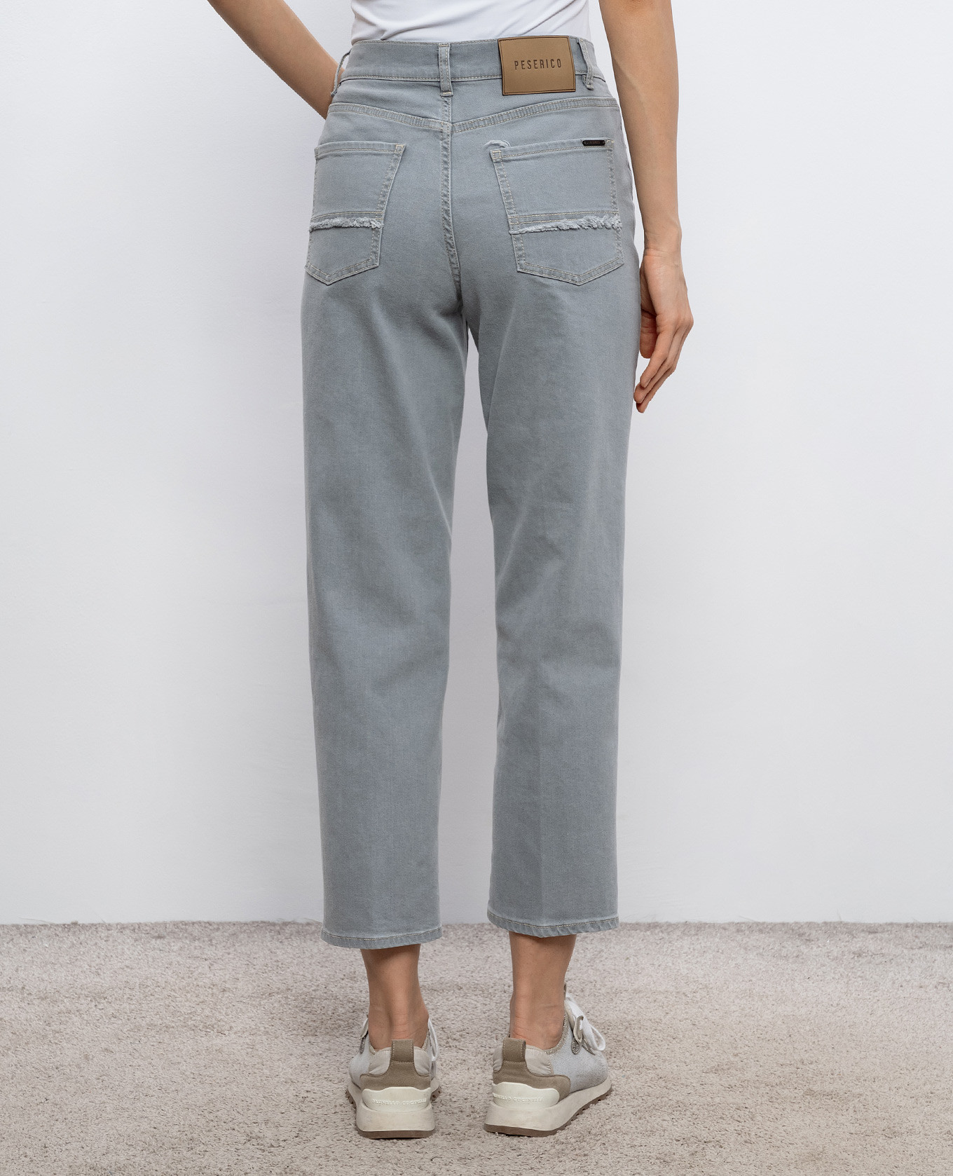 Grey jeans with logo patch Peserico 4