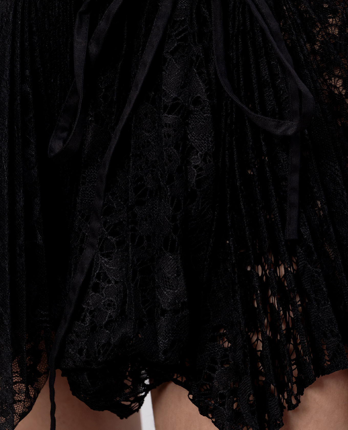 Black lace pleated skirt JW Anderson 5
