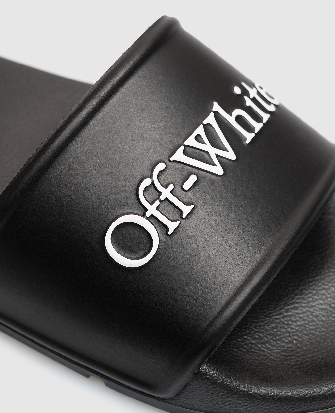 Black sliders with contrasting logo Off-White 5